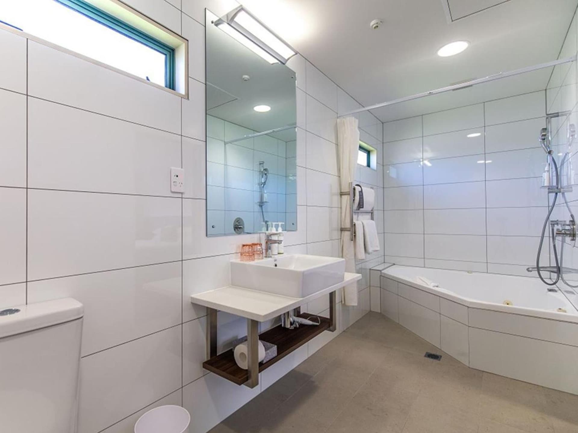 JetPark Hotel Hamilton Airport