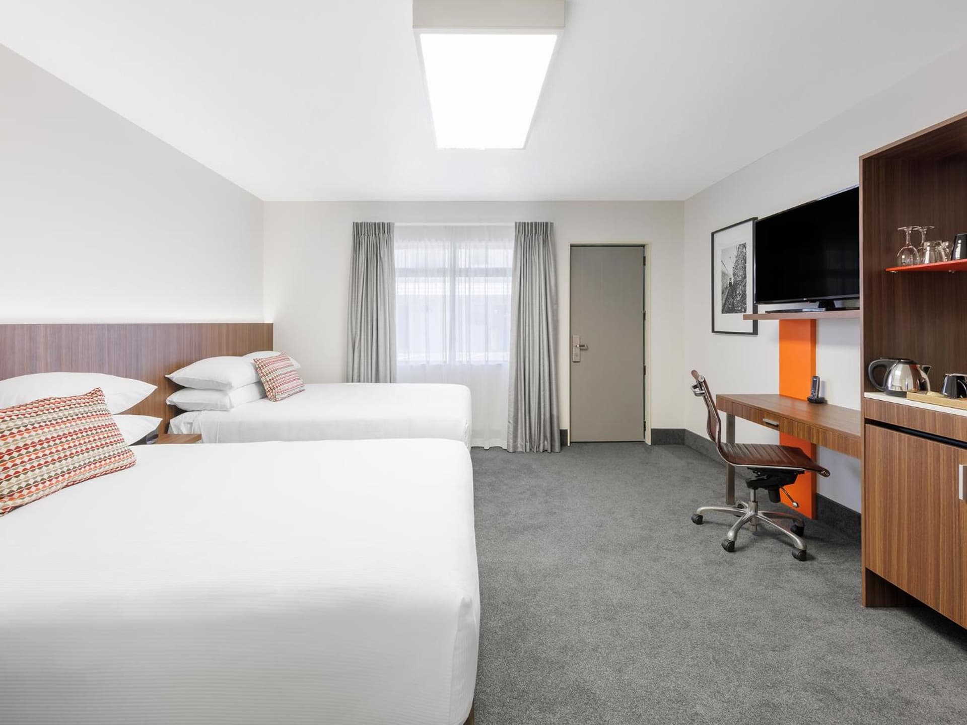 JetPark Hotel Hamilton Airport