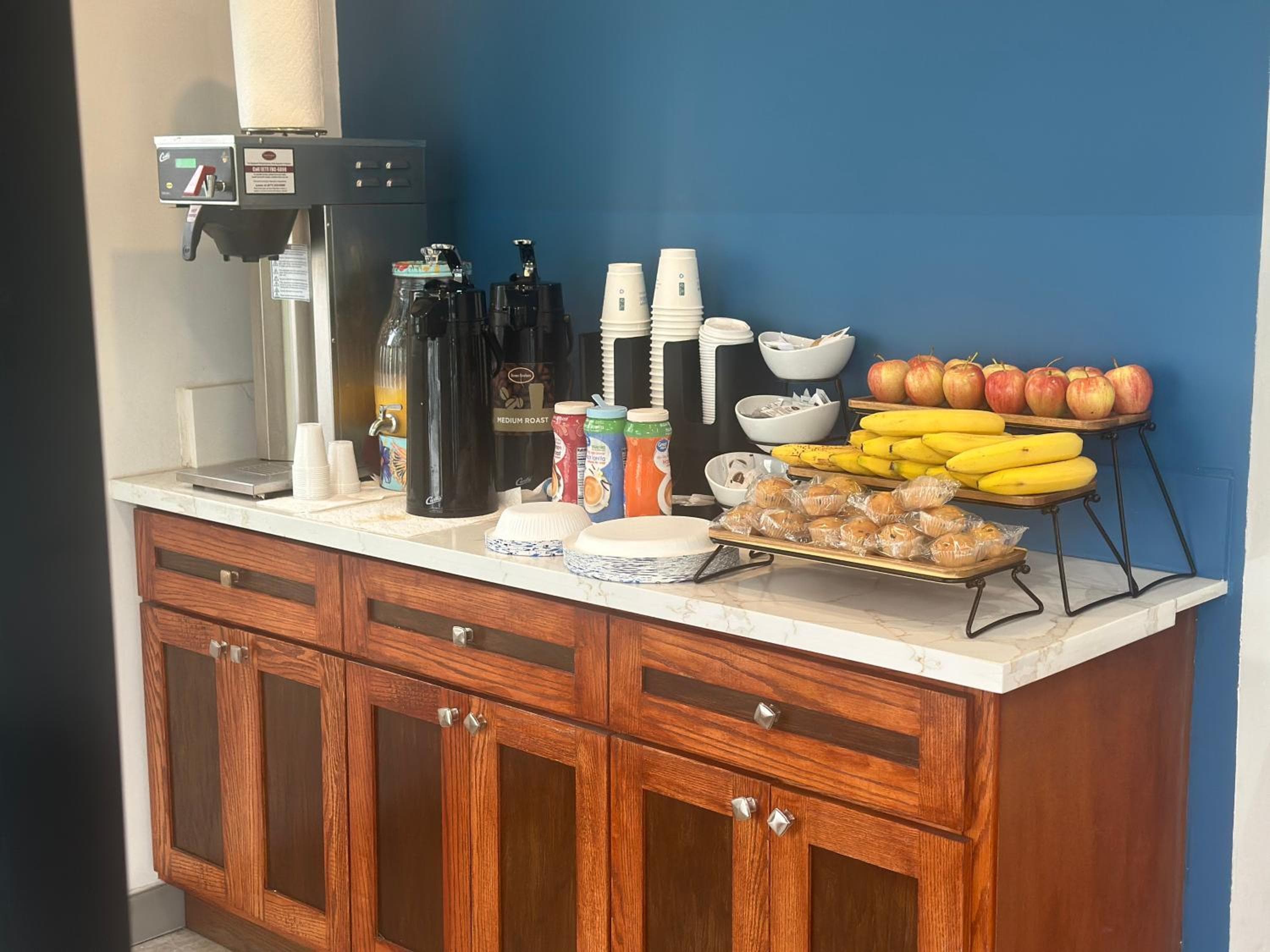 Super 8 by Wyndham Oceanside Downtown