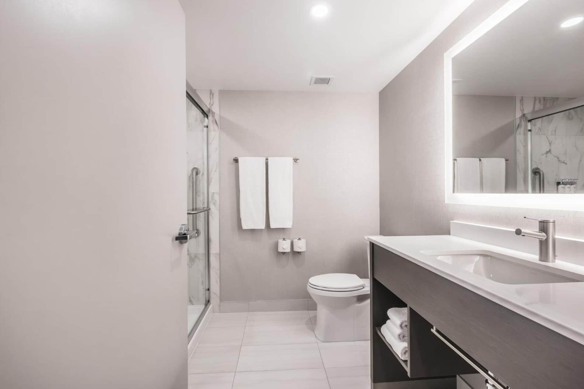 Holiday Inn Express & Suites - Toronto Airport South, an IHG Hotel