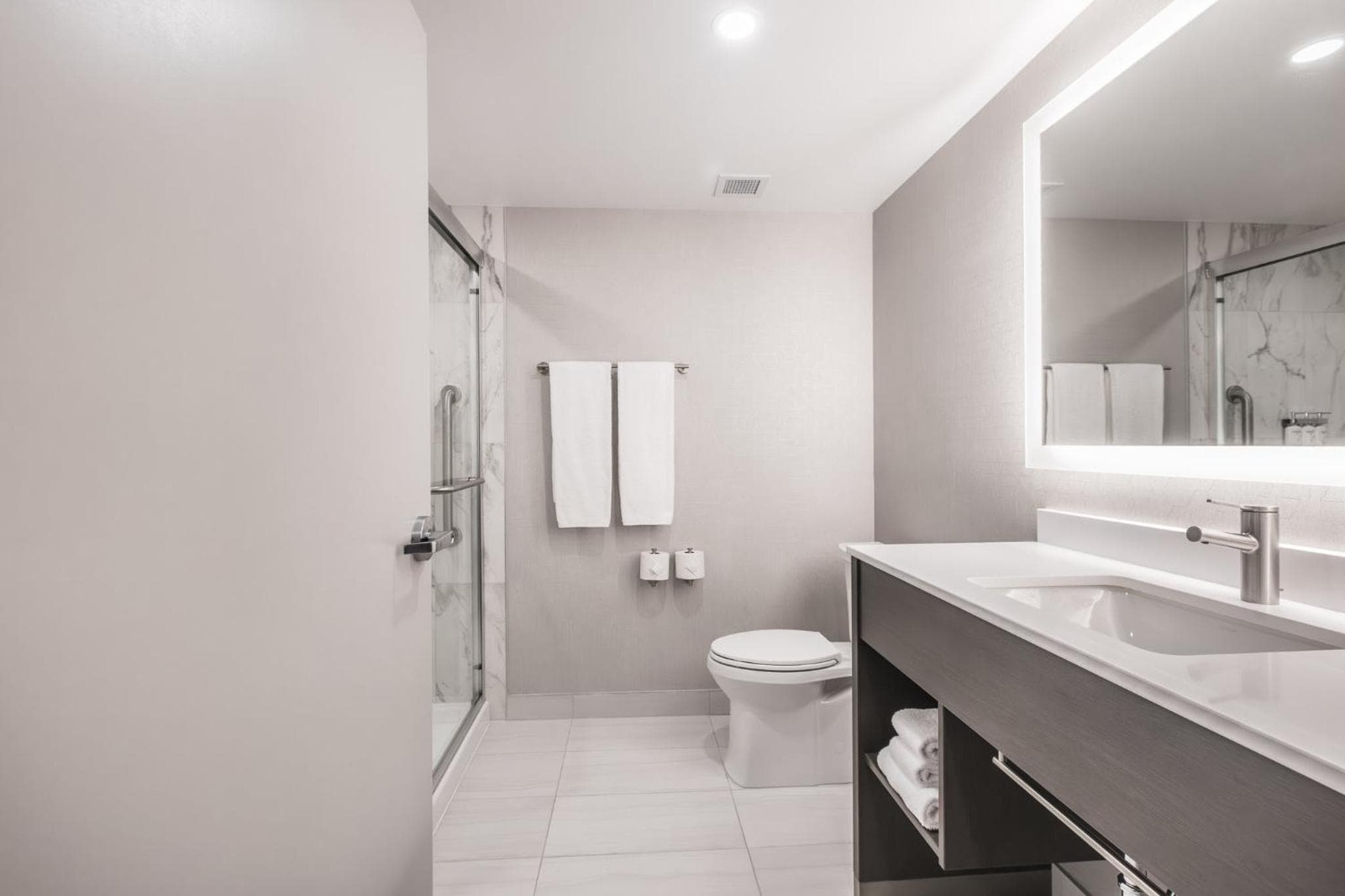 Holiday Inn Express & Suites - Toronto Airport South, an IHG Hotel