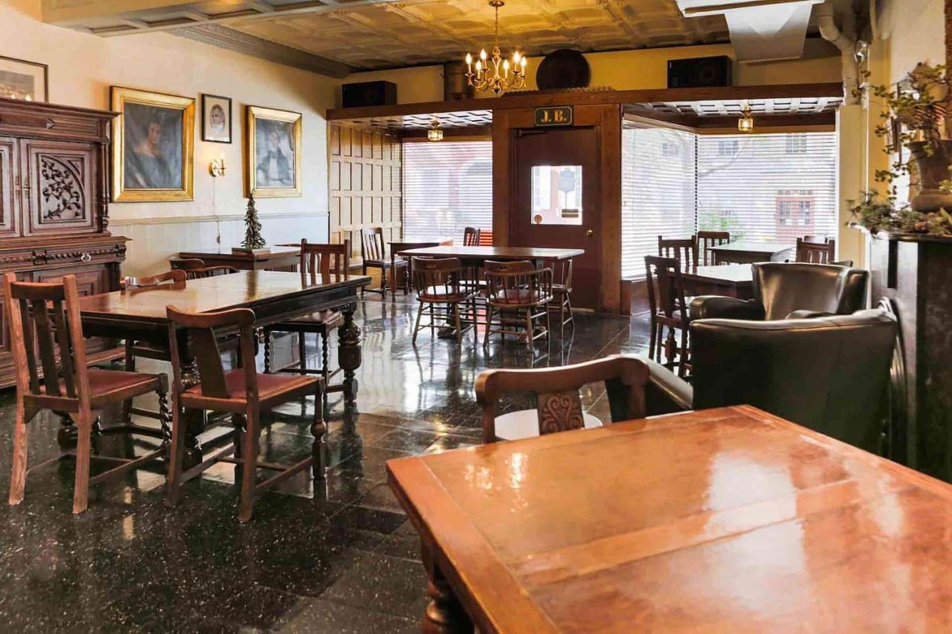 James Buchanan Hotel, Trademark Collection by Wyndham