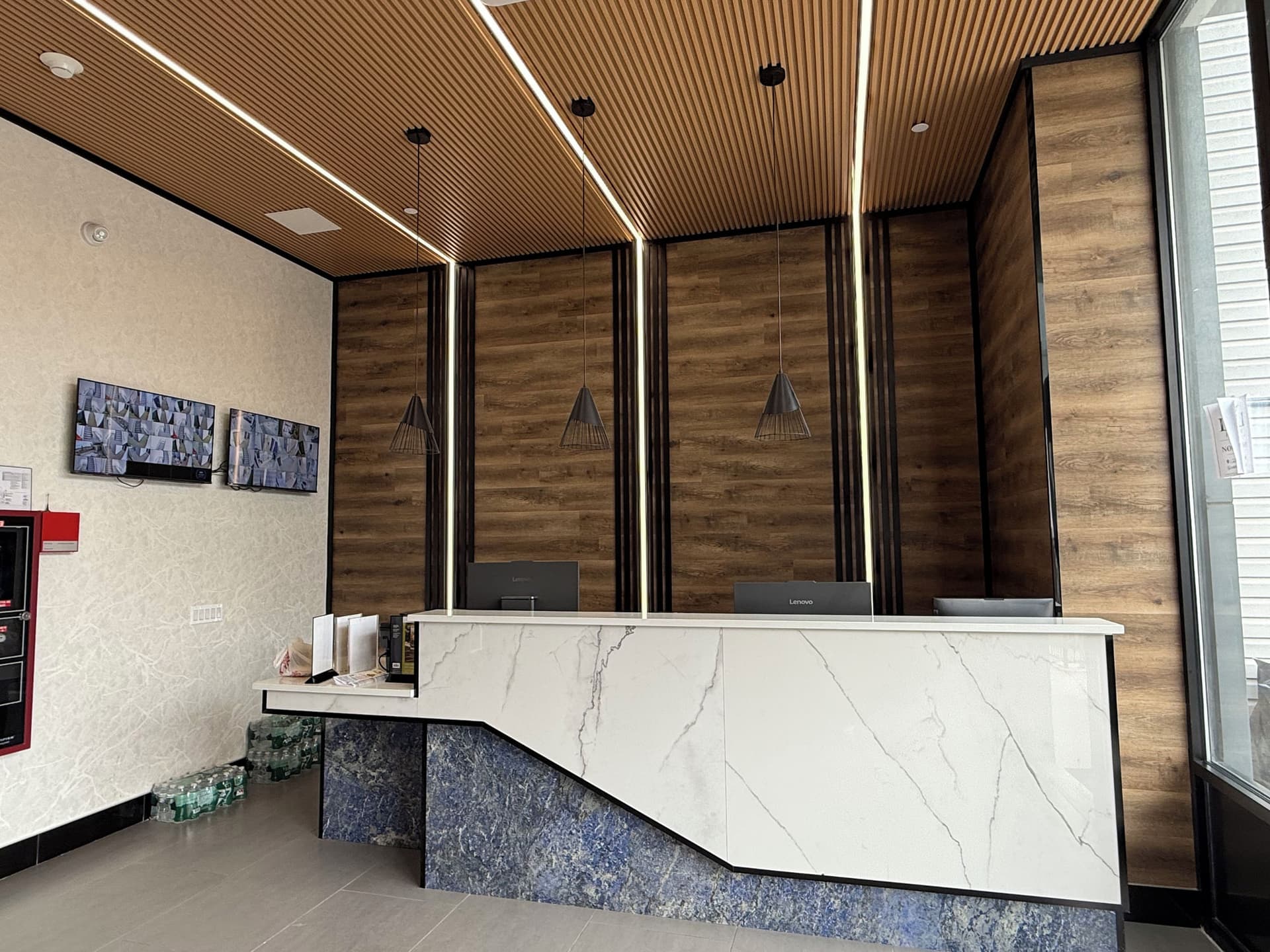 Lux Hotel LIC