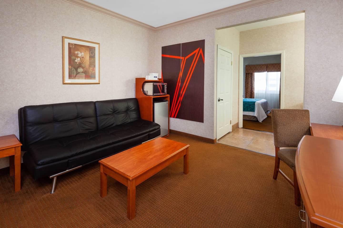 Howard Johnson by Wyndham Pico Rivera Hotel & Suites