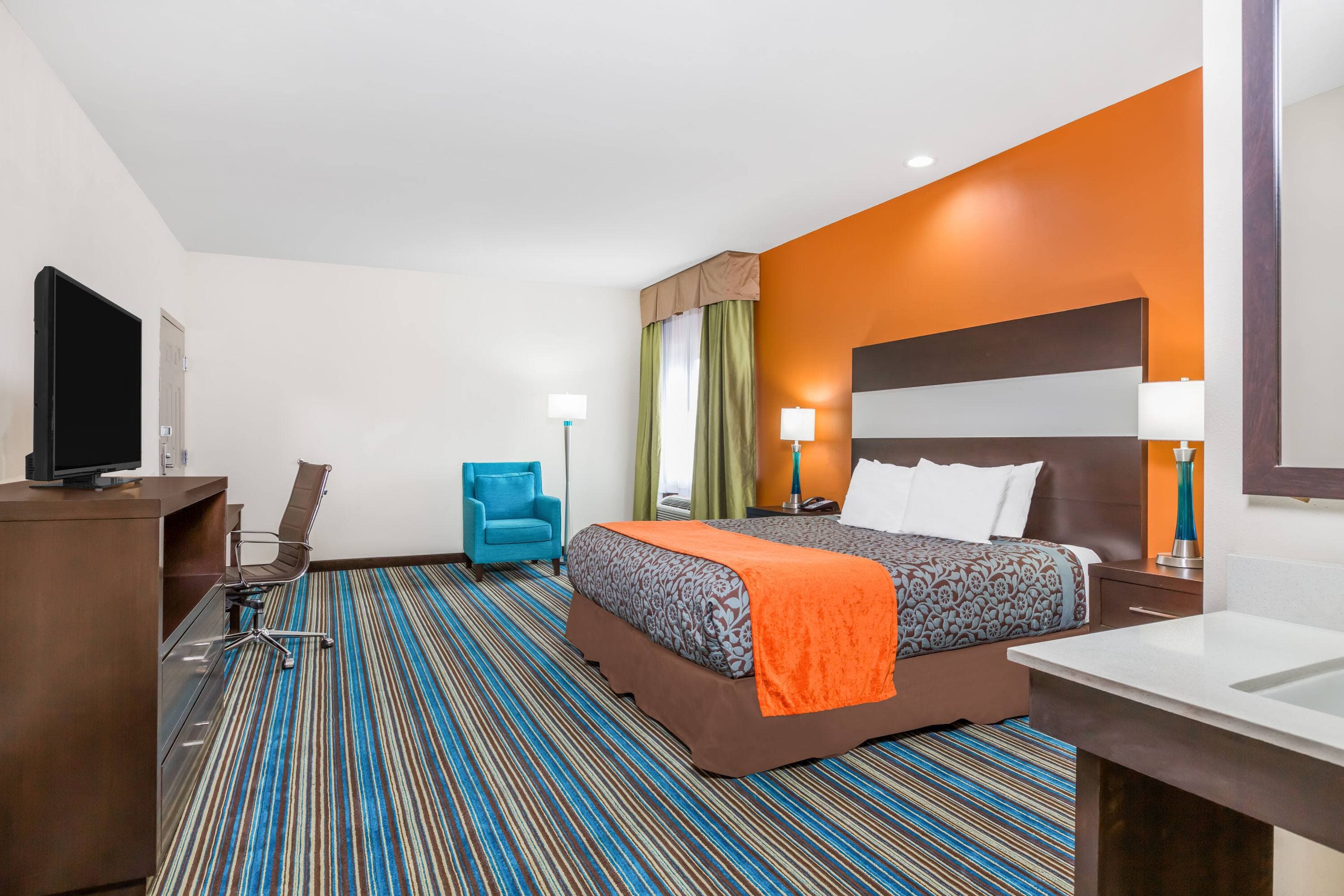 Days Inn & Suites by Wyndham Katy