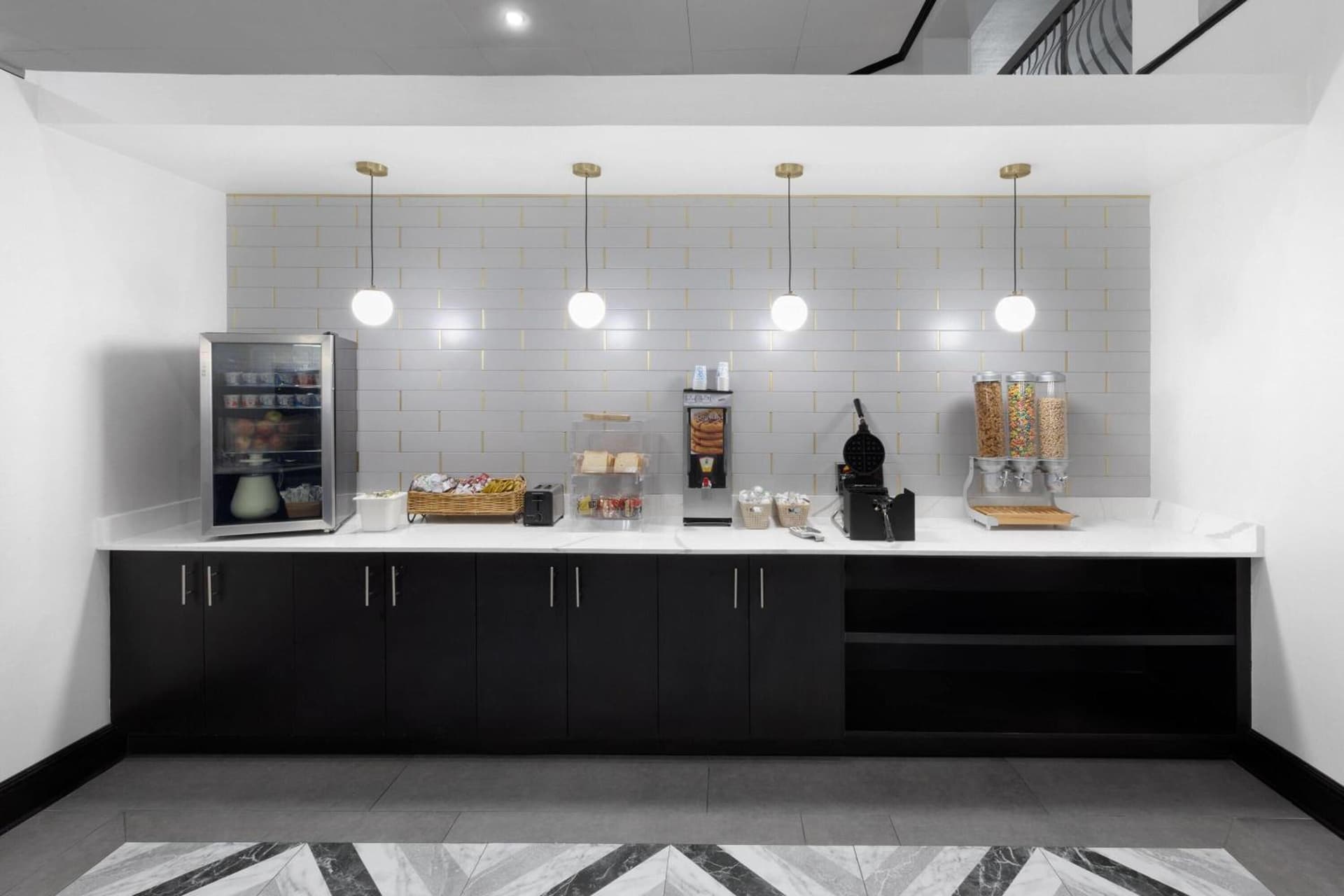 La Quinta Inn & Suites by Wyndham Houston Bush IAH South