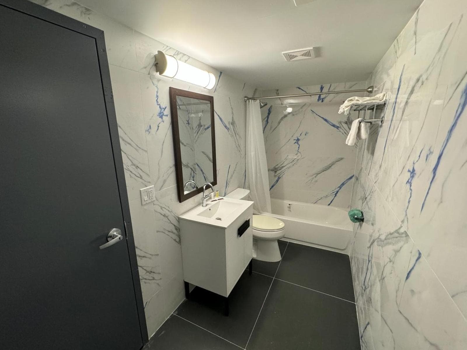 Essence Express Elizabeth EWR Airport