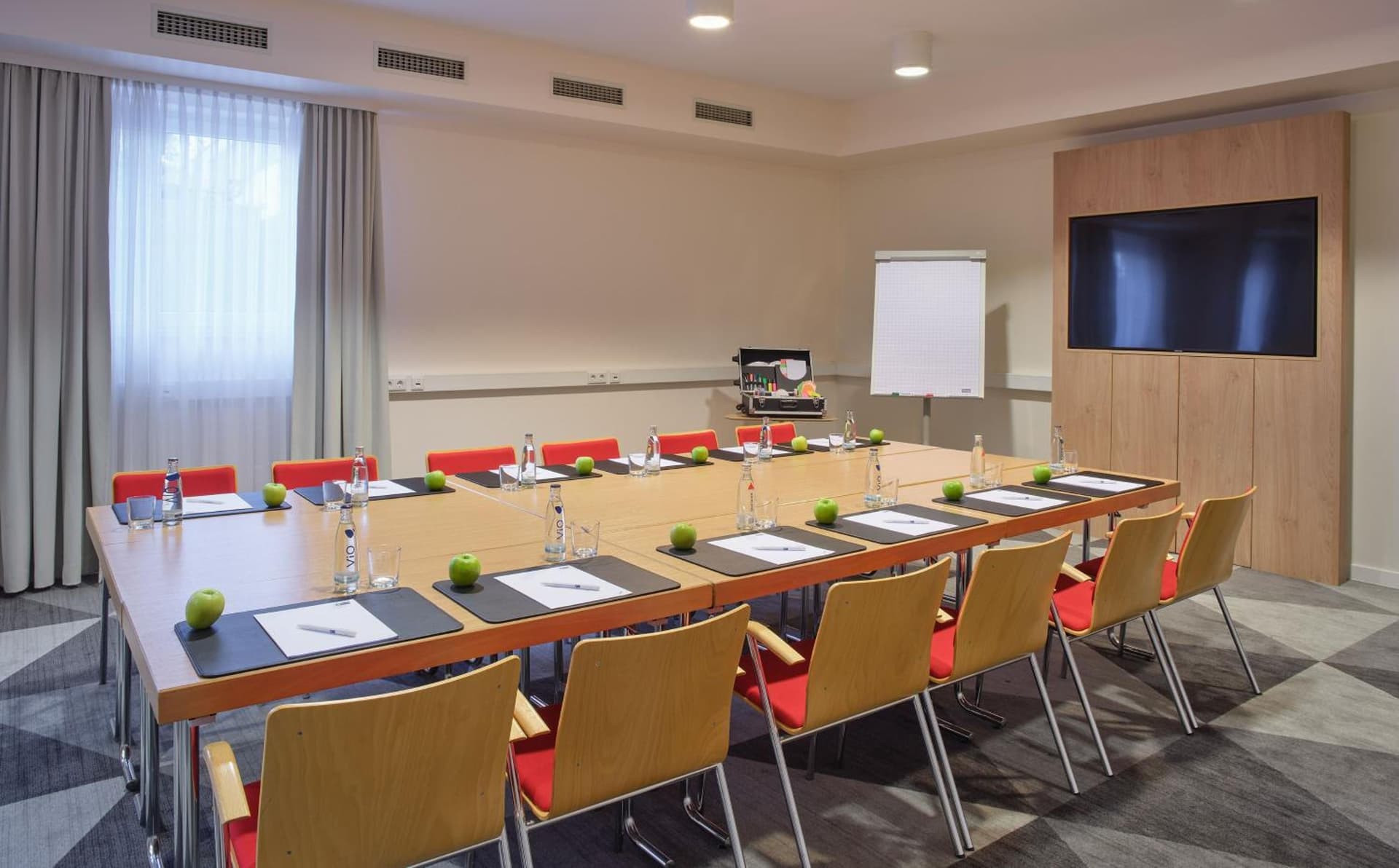 Holiday Inn Express Frankfurt Airport, an IHG Hotel