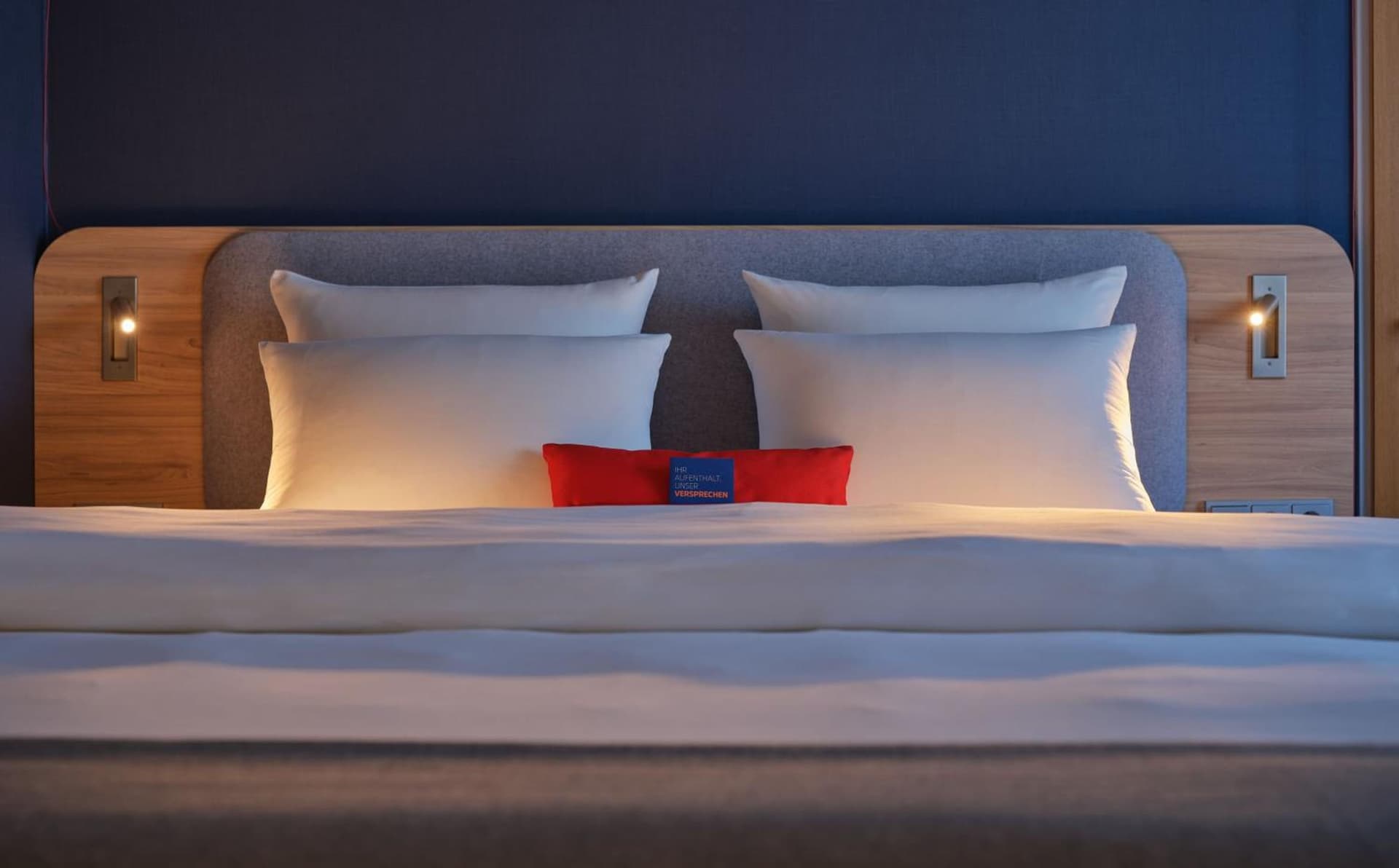 Holiday Inn Express Frankfurt Airport, an IHG Hotel