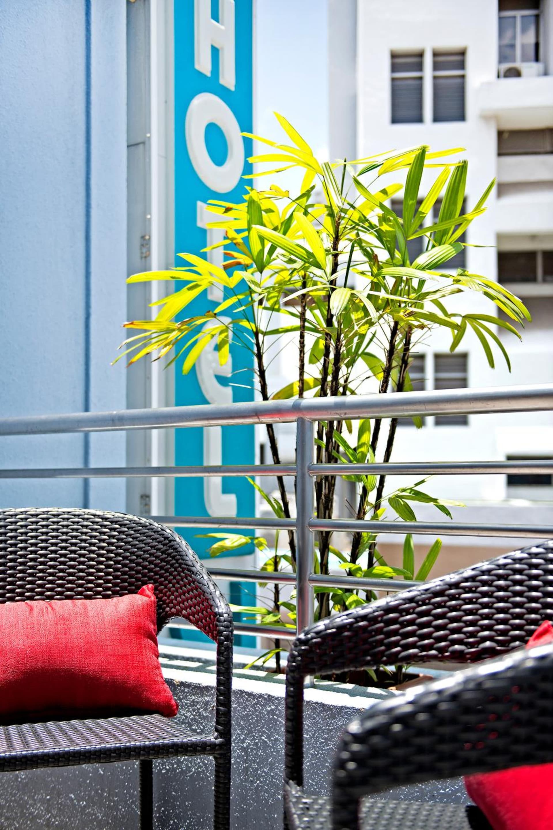 Hotel 81 Elegance