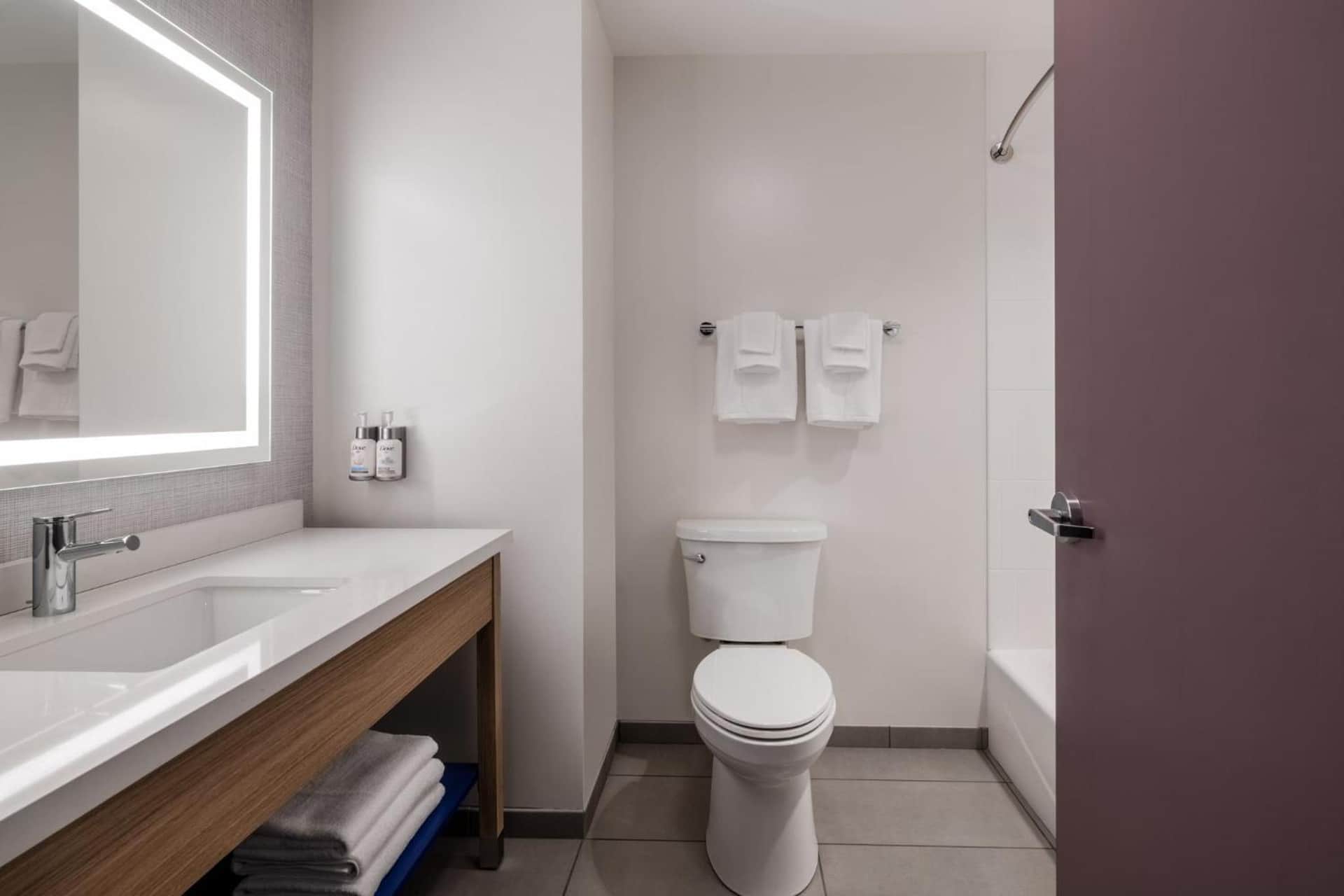 Garner Hotel Phoenix - Surprise by IHG