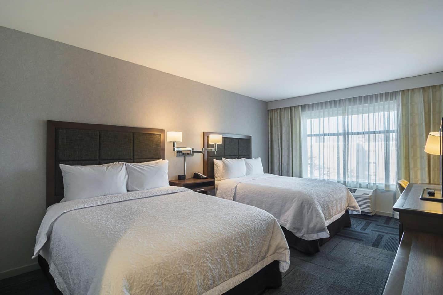 Hampton Inn Chicago North-Loyola Station