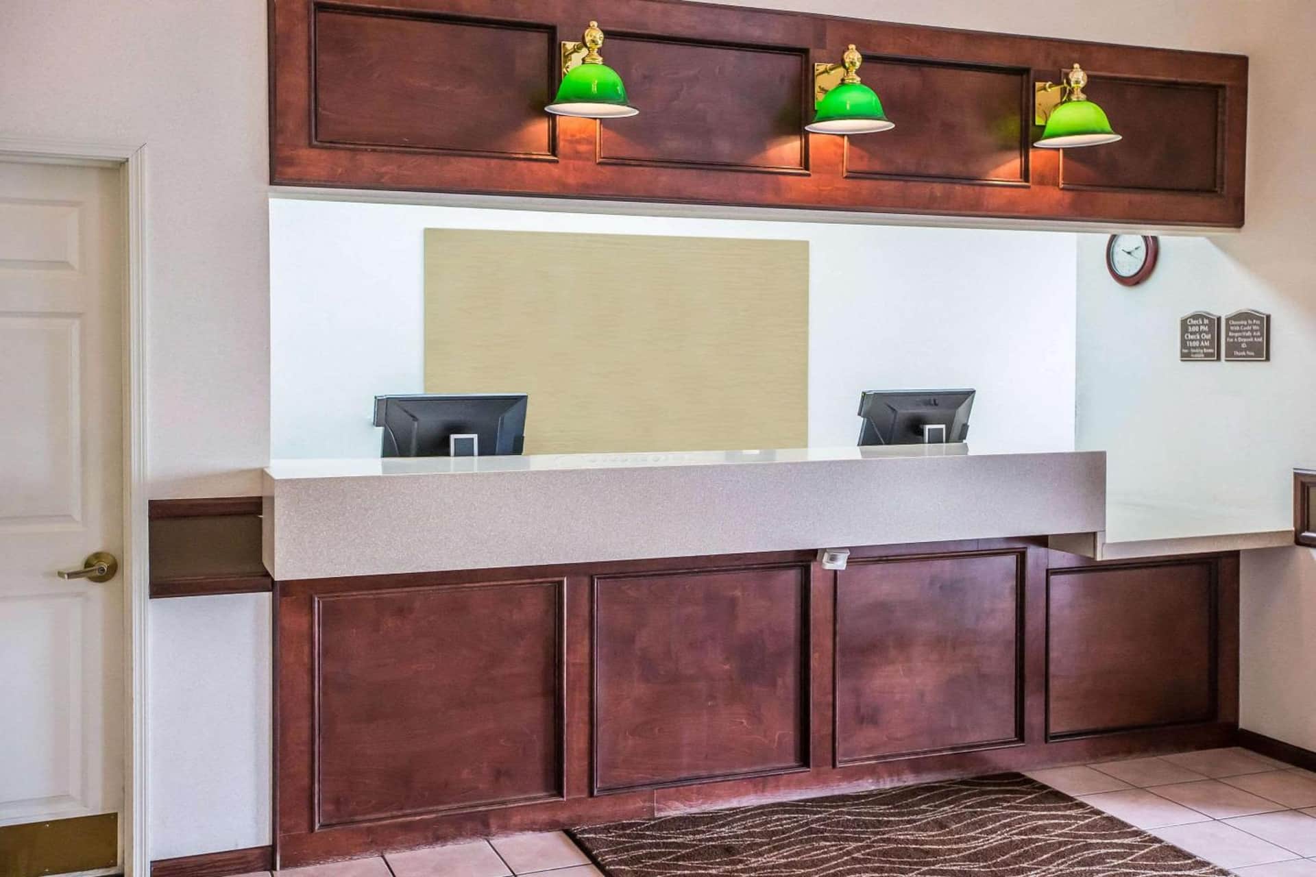 Quality Inn & Suites Dixon near I-88