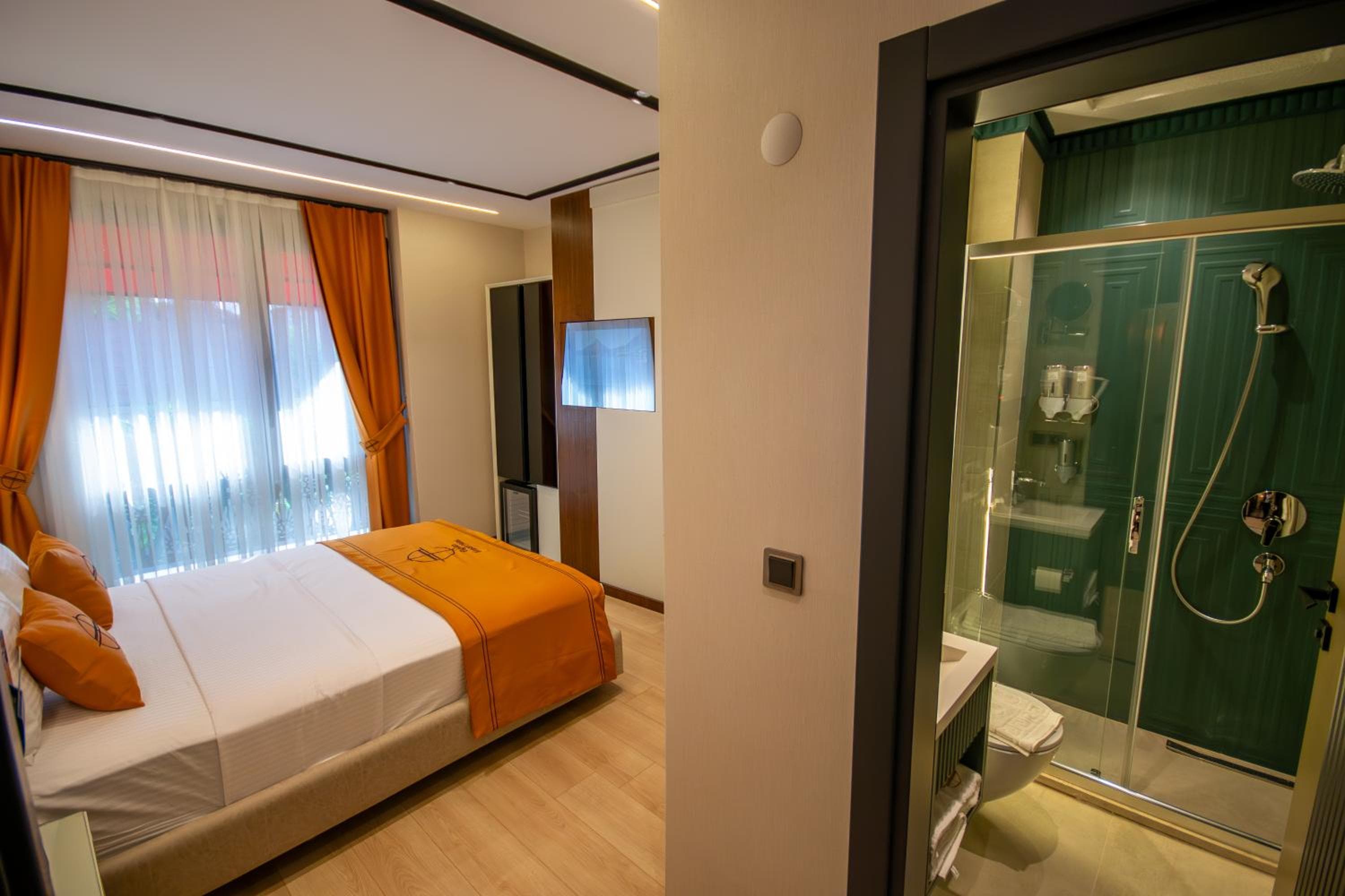 Elysian Airport Hotel