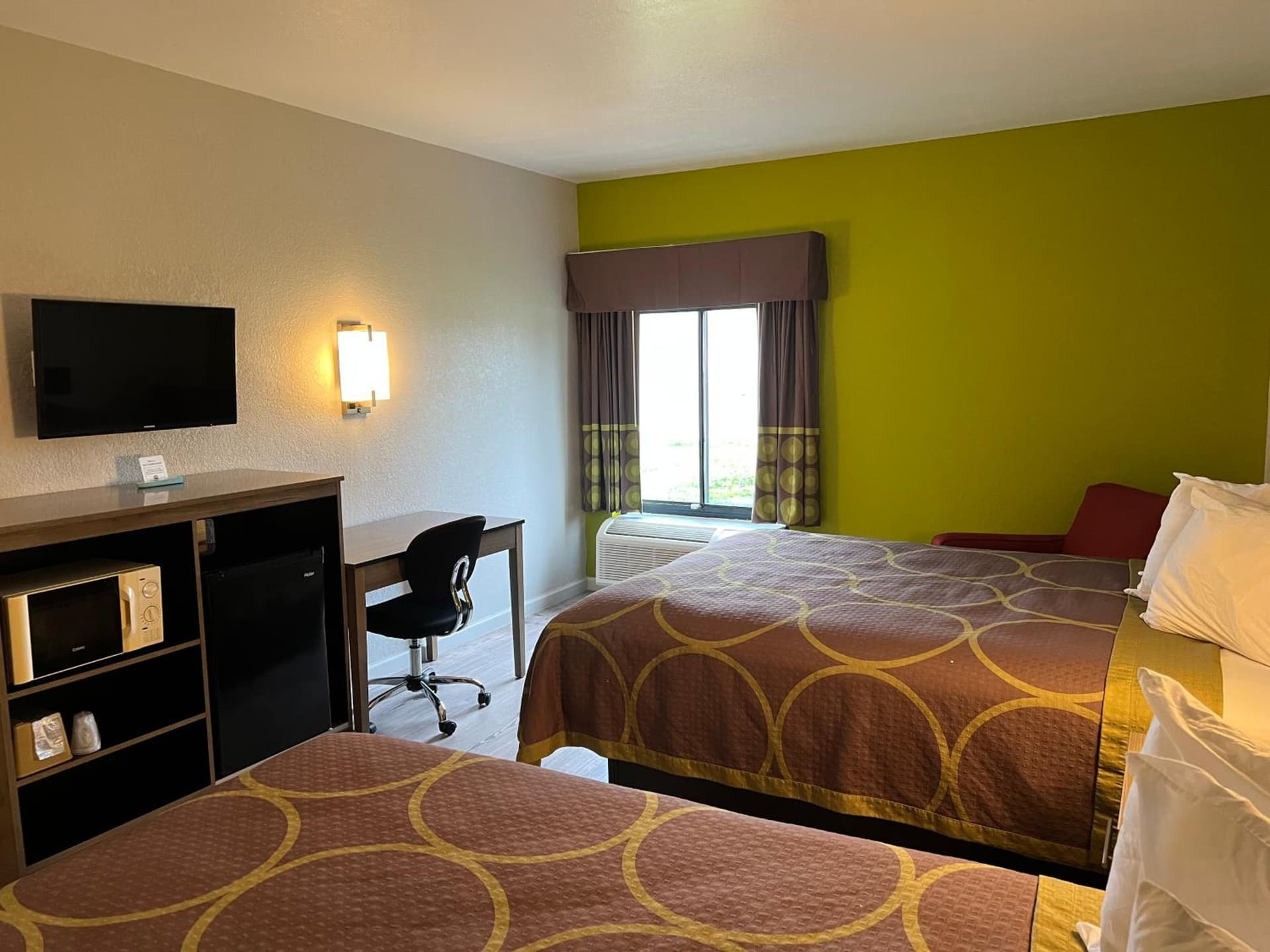 Super 8 by Wyndham Clemmons/Winston-Salem Area I-40