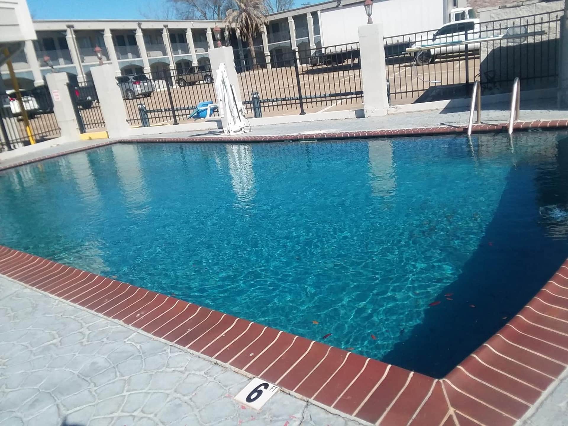 Howard Johnson by Wyndham Historic Lake Charles