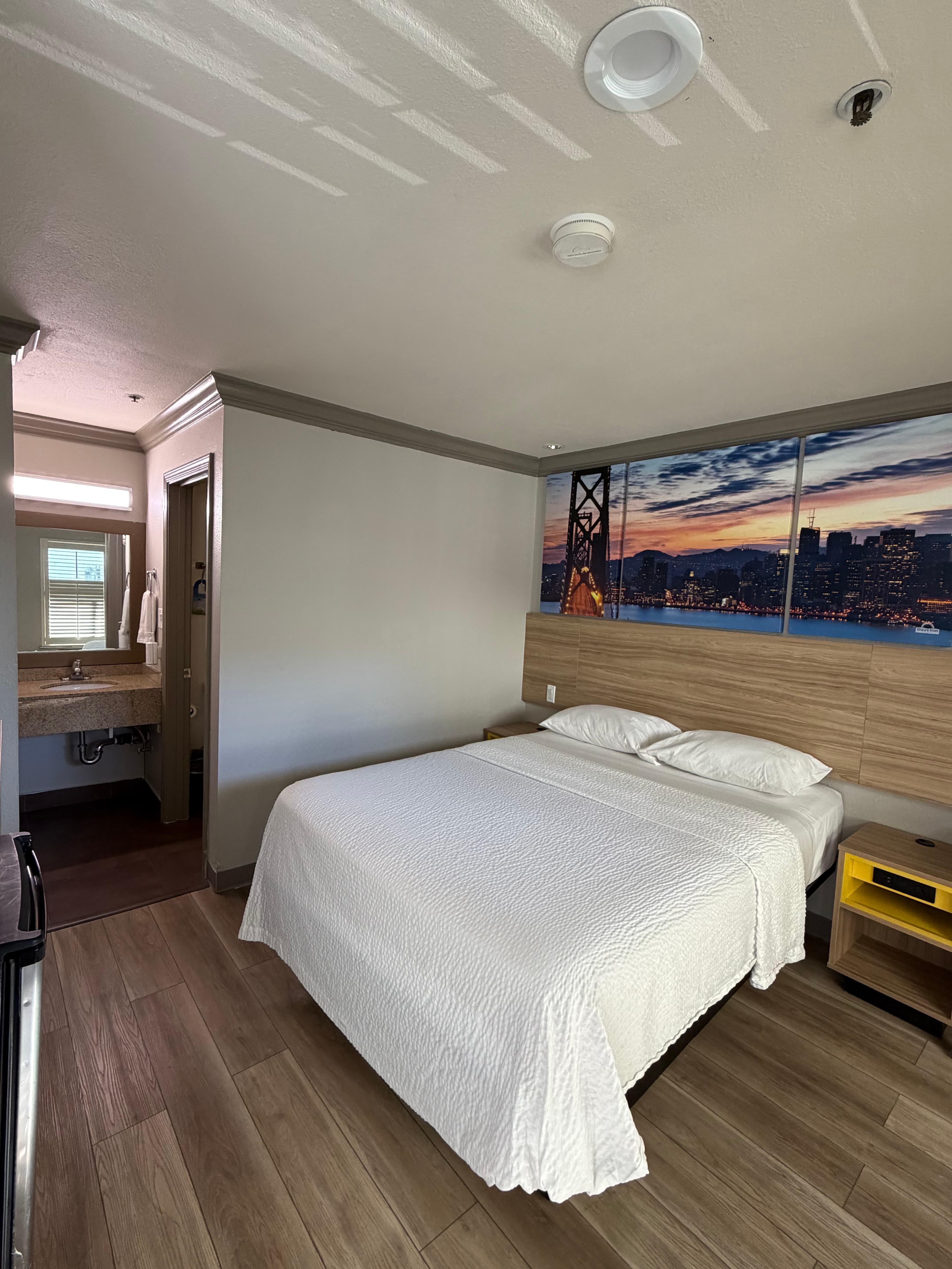 Days Inn by Wyndham San Francisco S/Oyster Point Airport