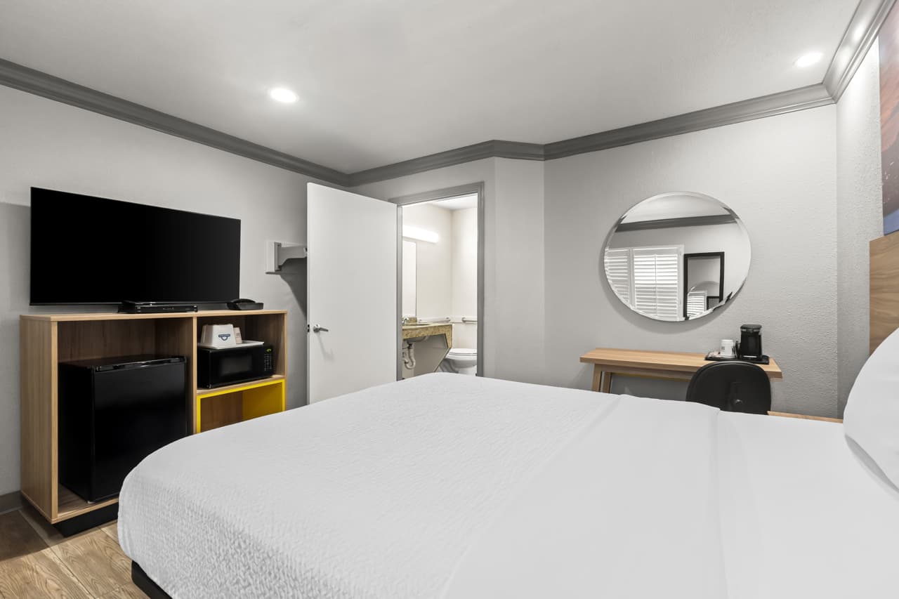 Days Inn by Wyndham San Francisco S/Oyster Point Airport