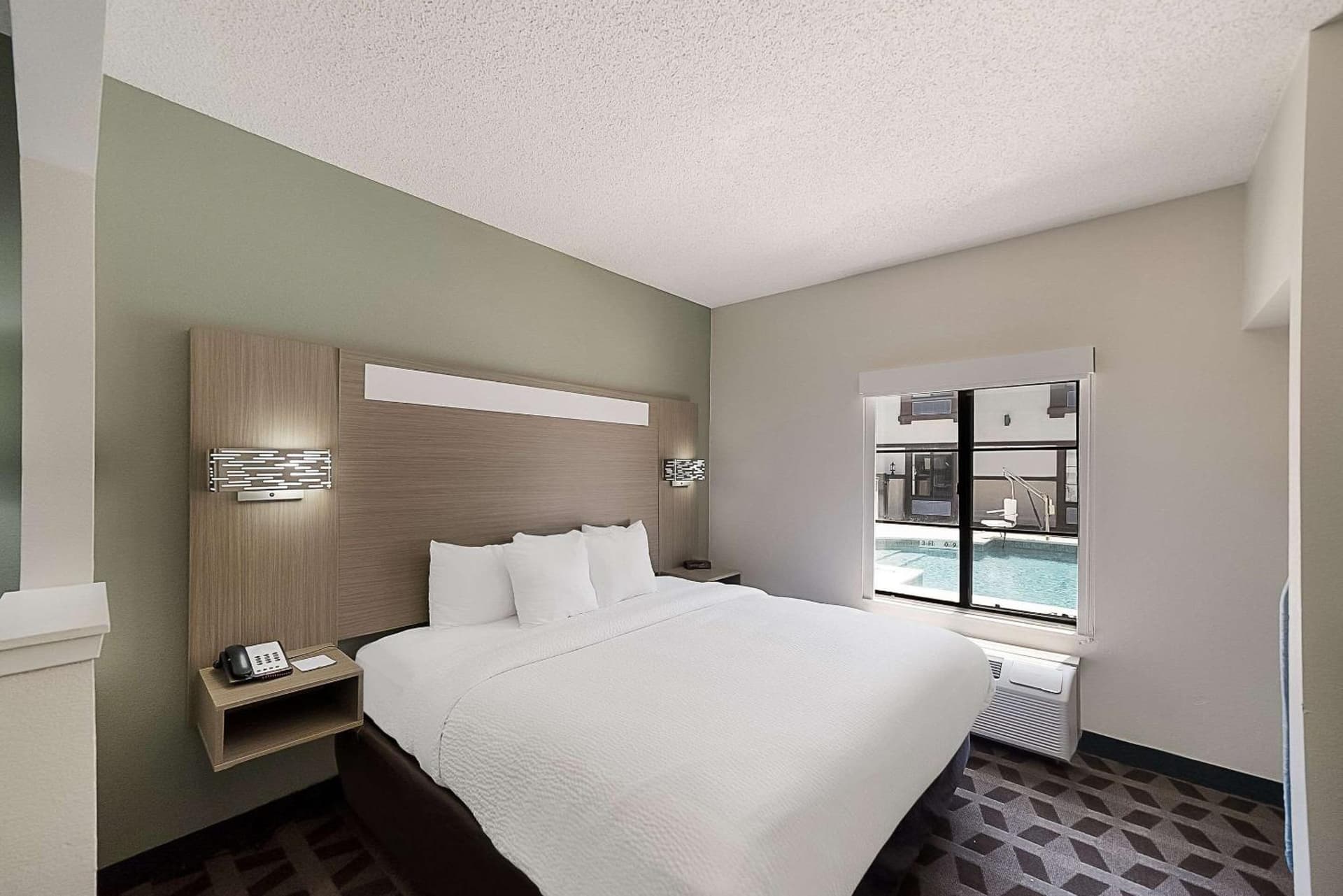 Quality Inn & Suites Irving DFW Airport South