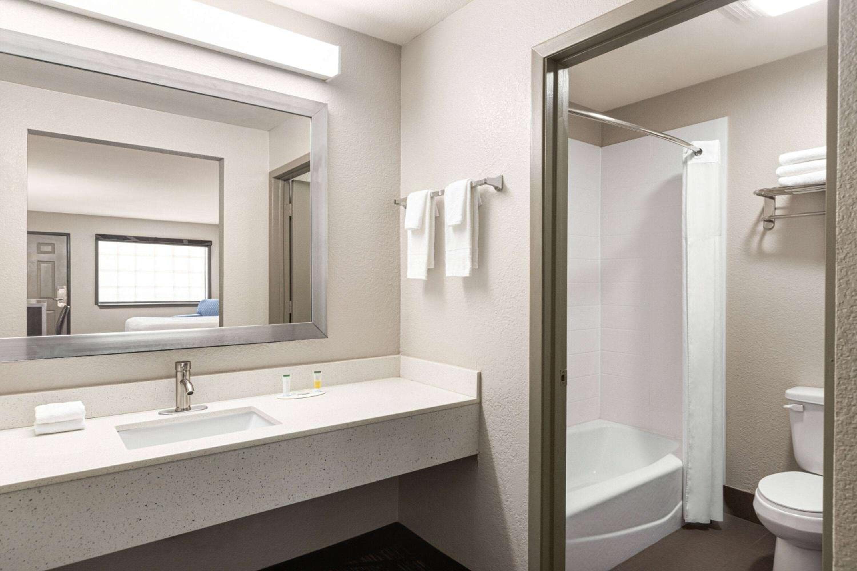 Days Inn by Wyndham San Antonio Near Fiesta Park