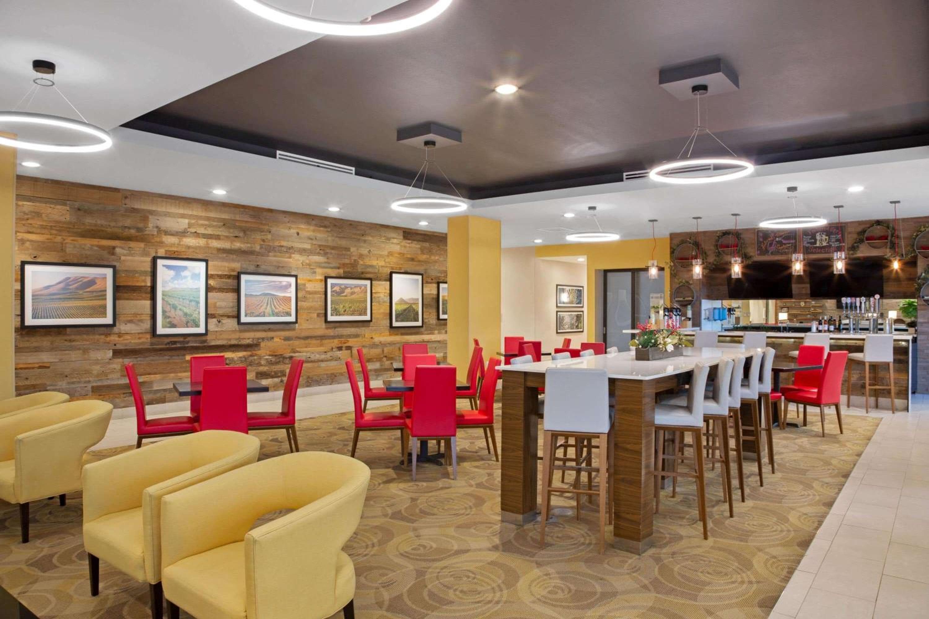 La Quinta Inn & Suites by Wyndham Morgan Hill-San Jose South