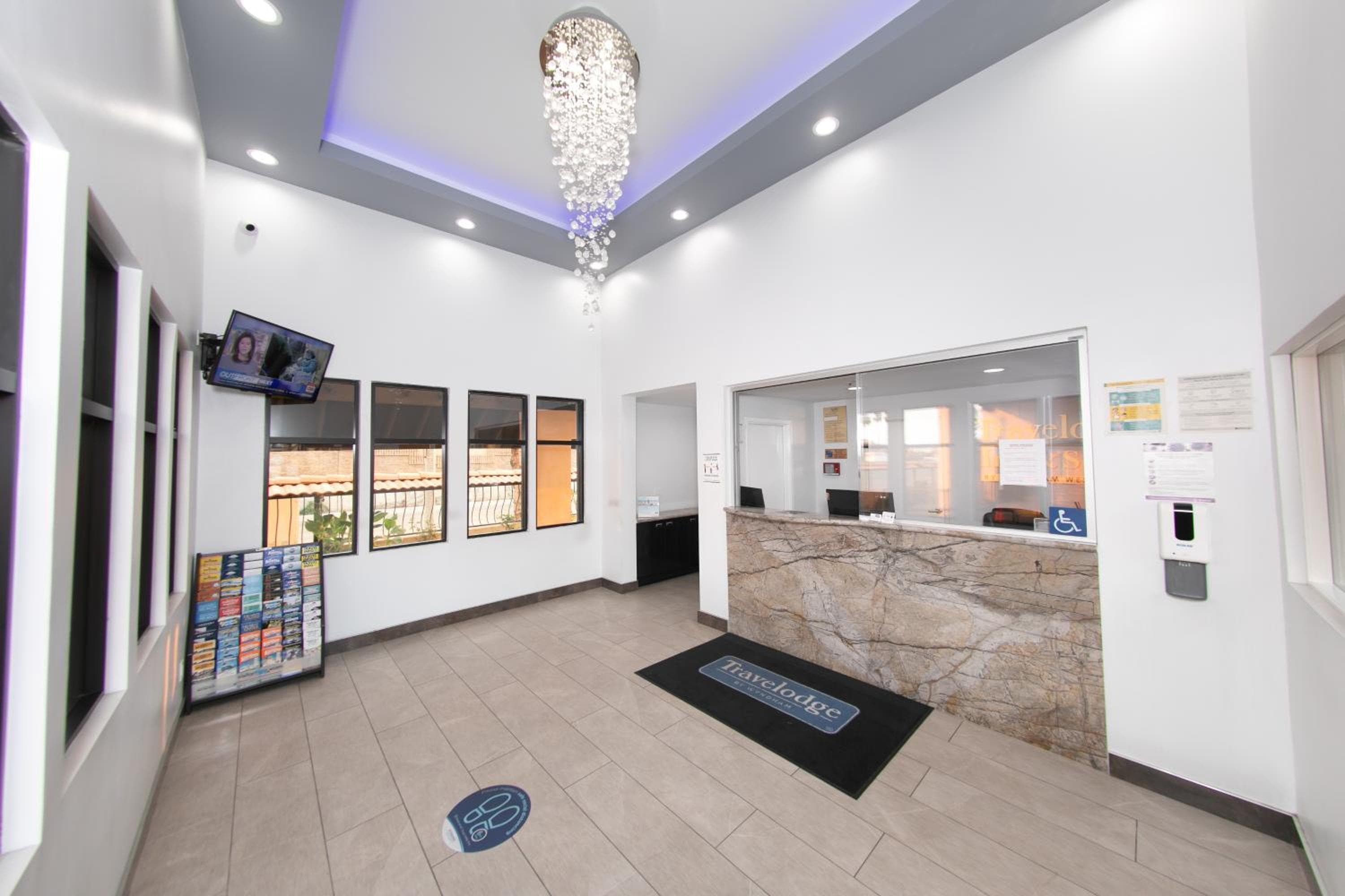 Travelodge Inn & Suites by Wyndham West Covina