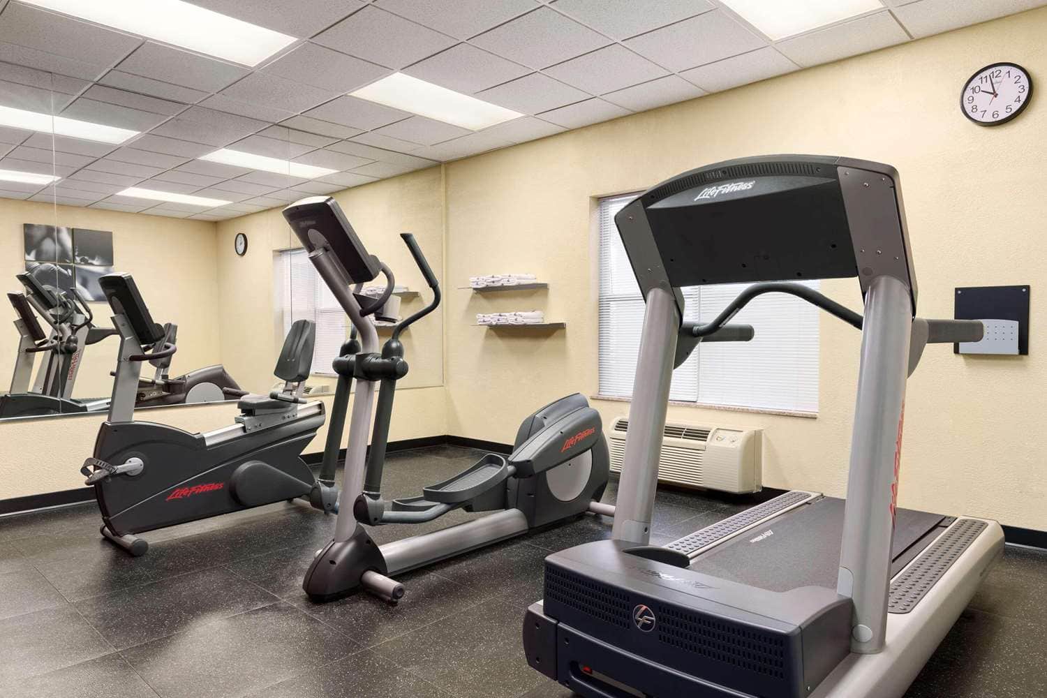 Country Inn & Suites by Radisson, Frackville (Pottsville), PA