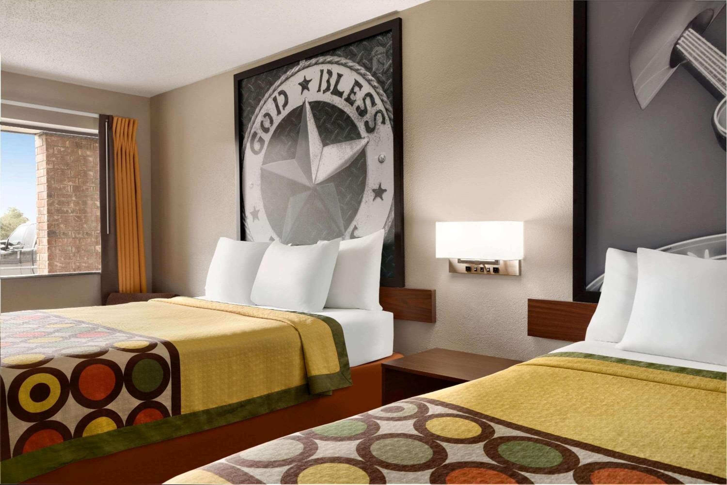 Super 8 by Wyndham Universal City