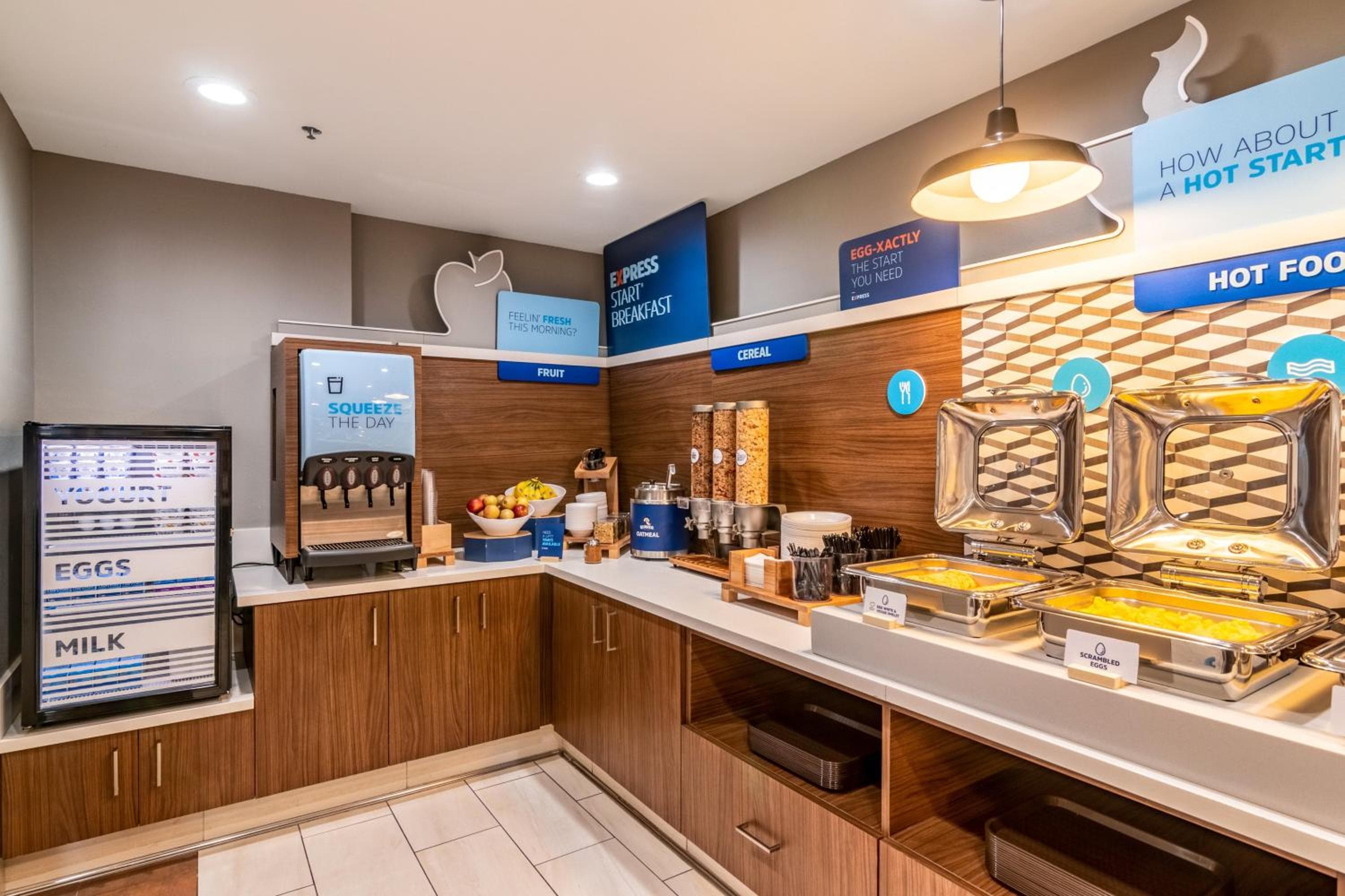 Holiday Inn Express & Suites - Camarillo