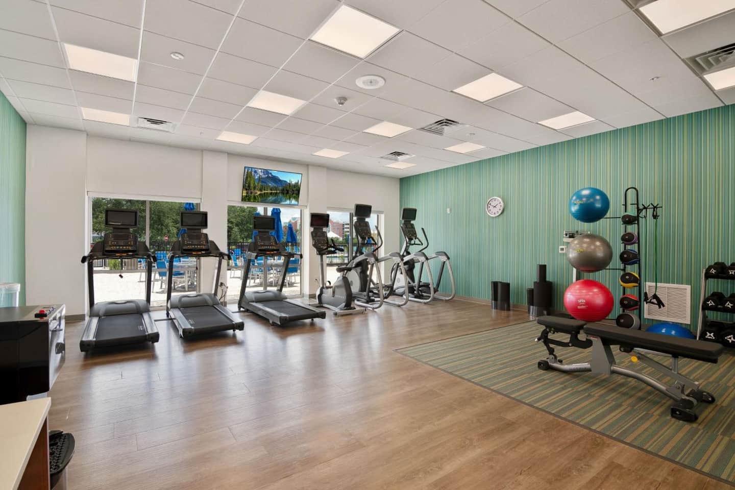 Holiday Inn Express & Suites Orlando - Lake Buena Vista by IHG