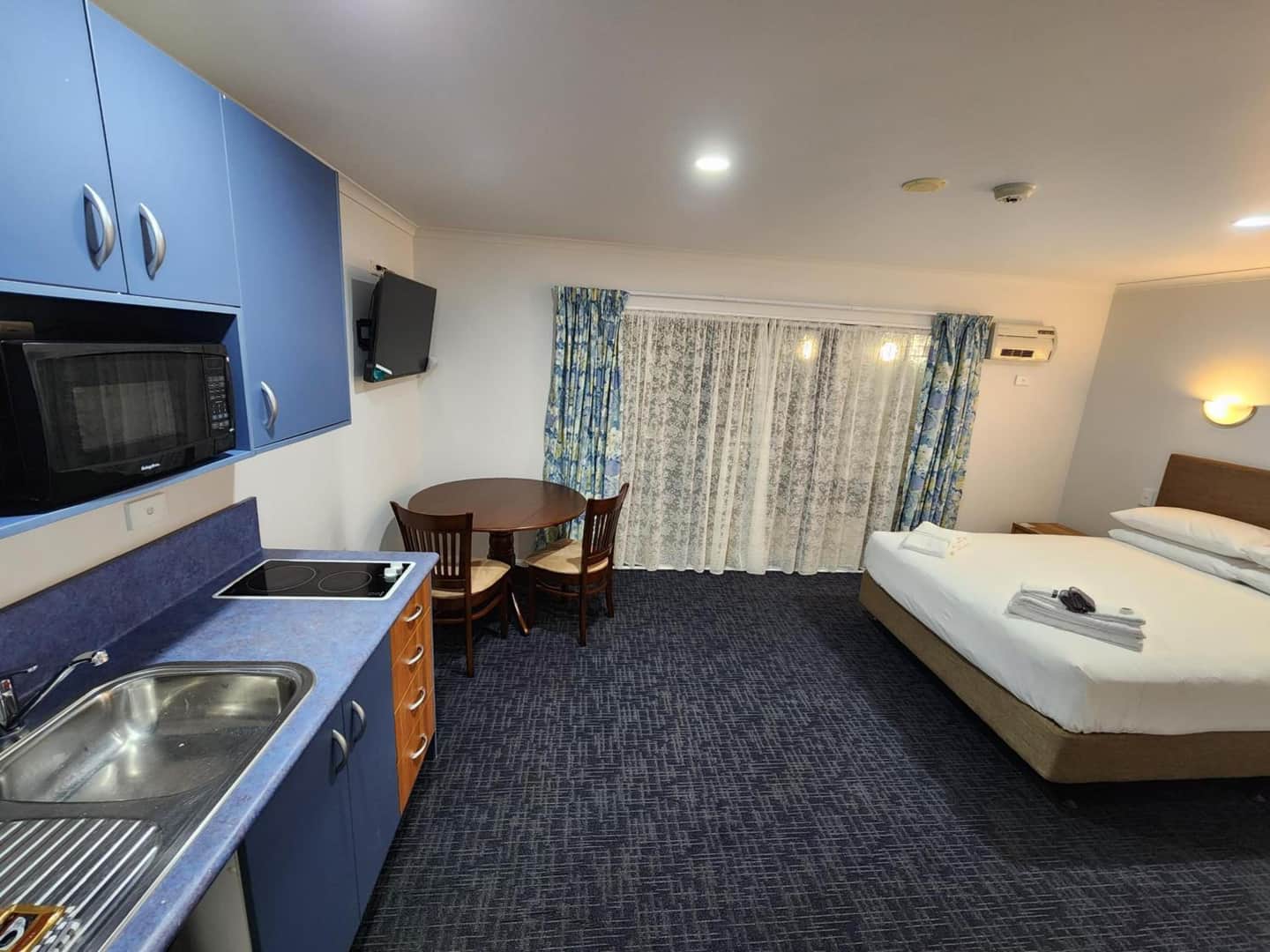 Botany Palms Motel