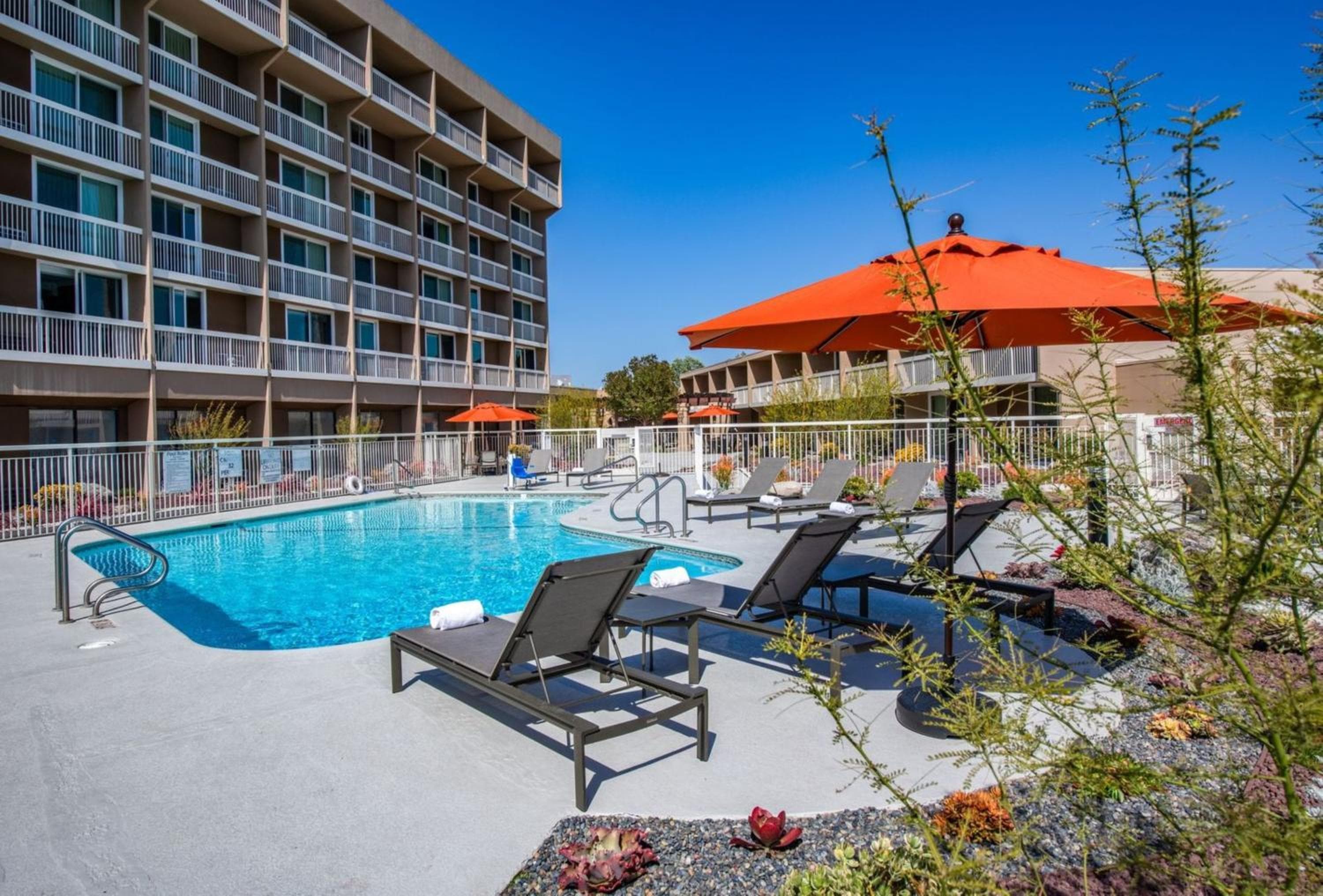 Holiday Inn Oxnard - Ventura by IHG
