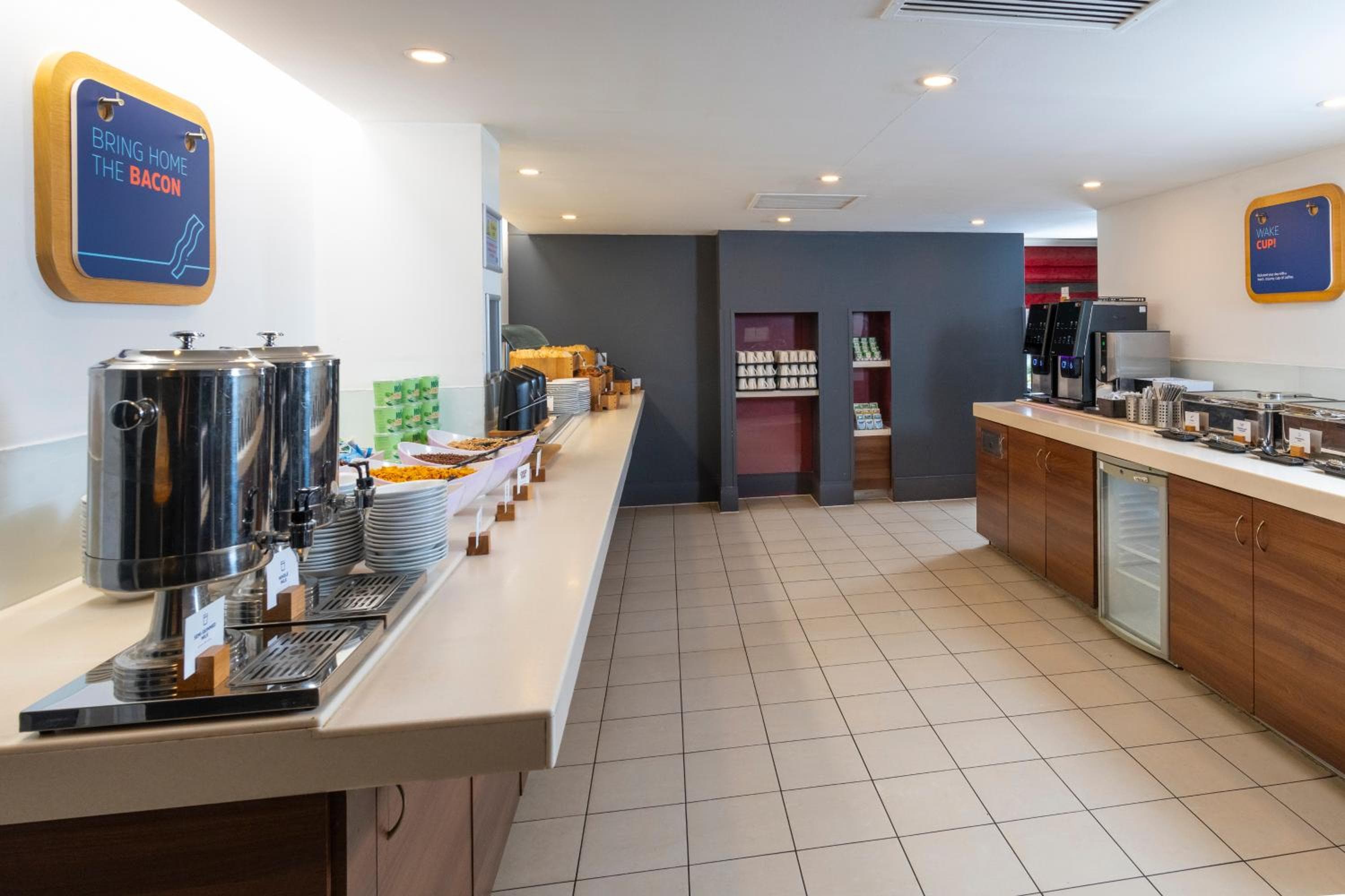 Holiday Inn Express - Milton Keynes by IHG