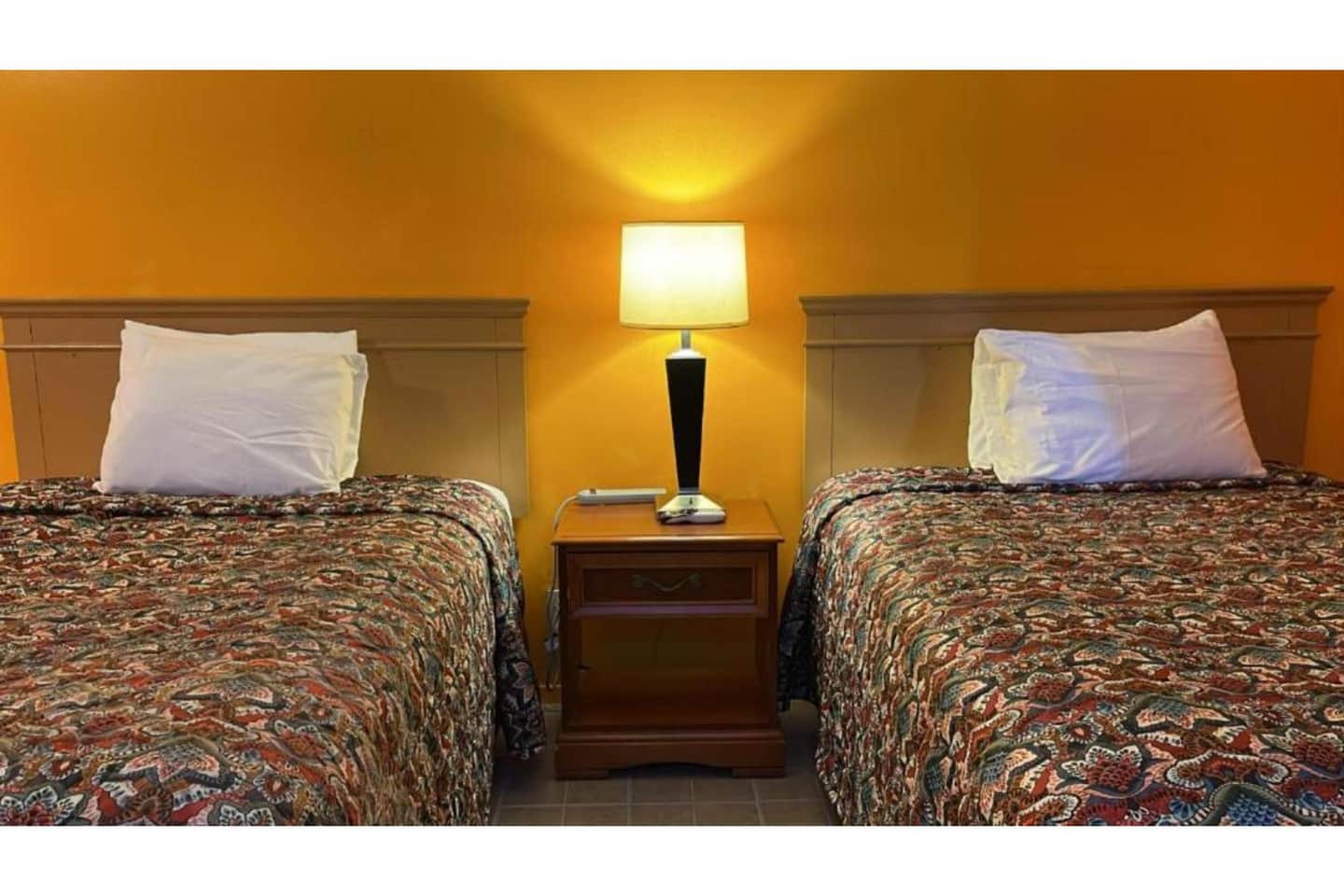 LAKE COUNTRY INN