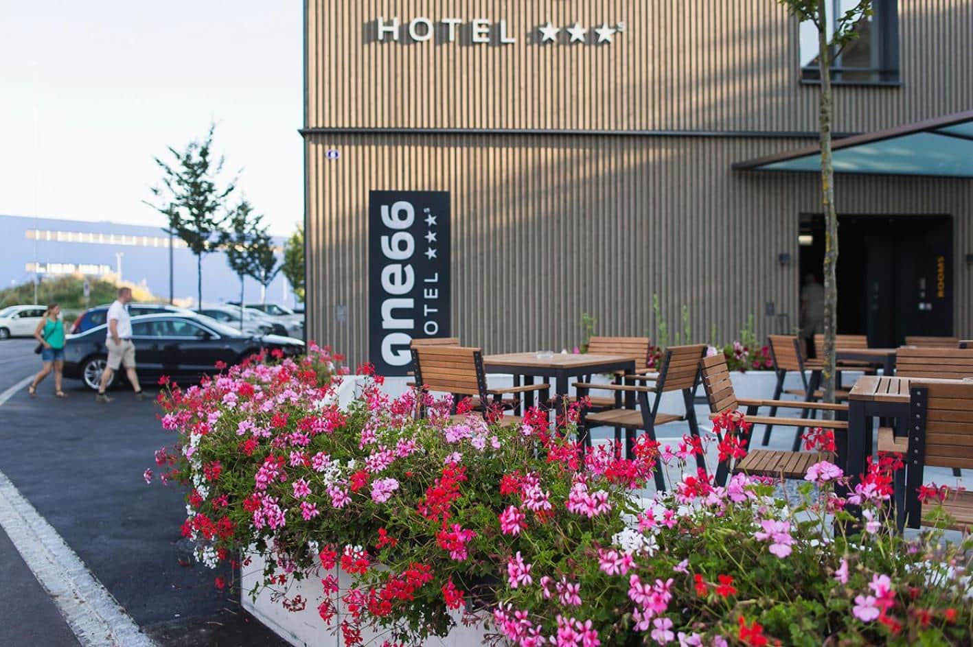 Hotel one66
