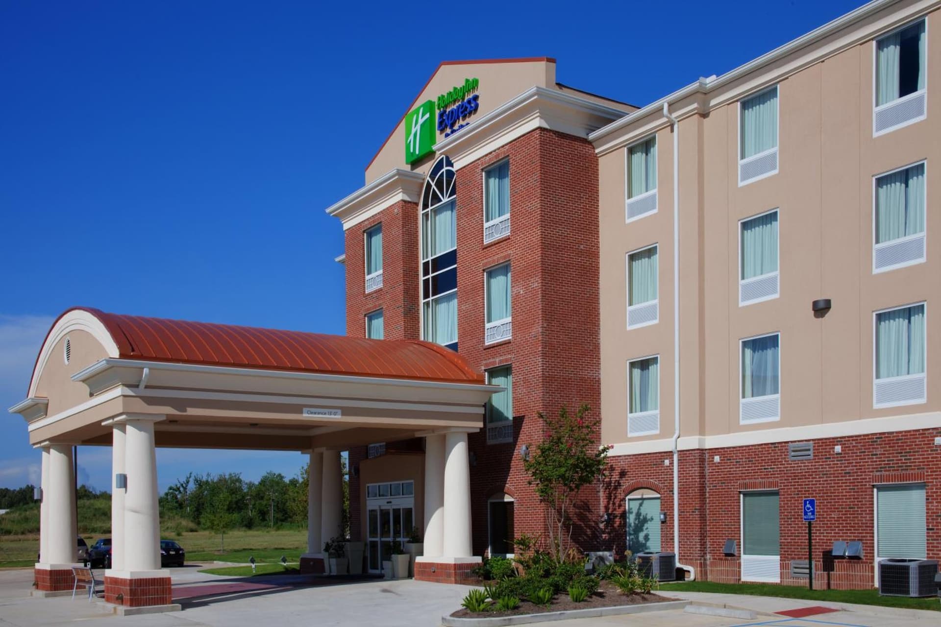 Holiday Inn Express & Suites Baton Rouge East by IHG