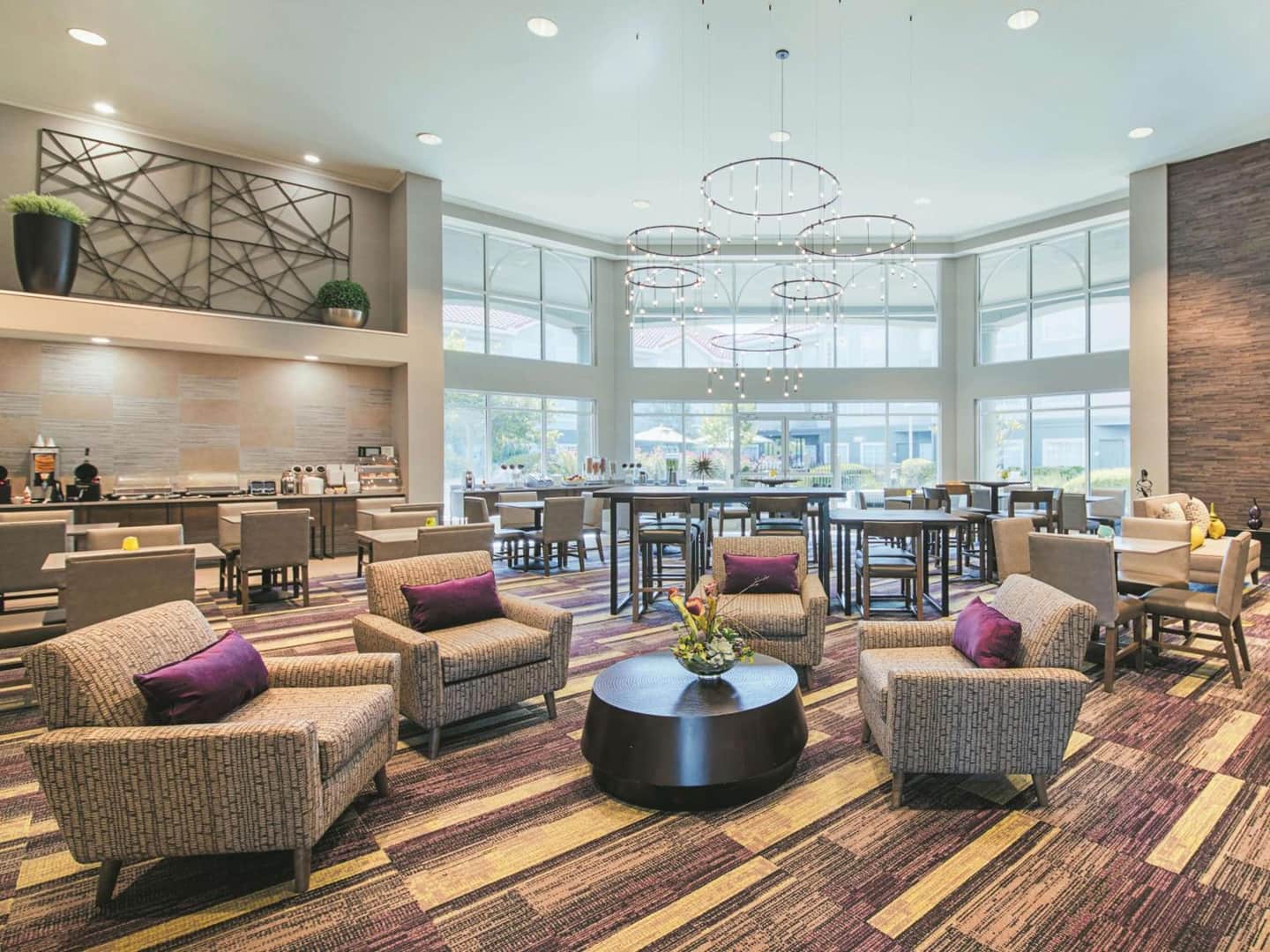 La Quinta Inn & Suites by Wyndham Austin Near The Domain