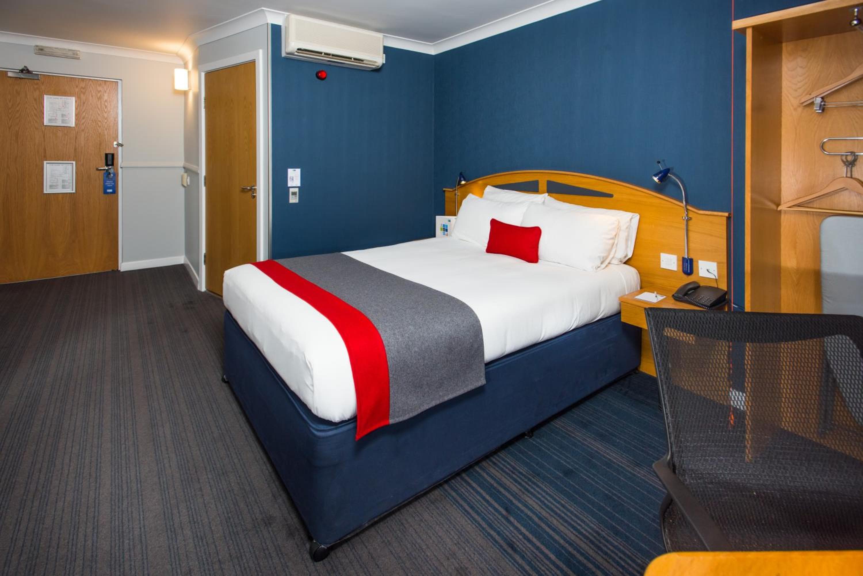 Holiday Inn Express - East Midlands Airport