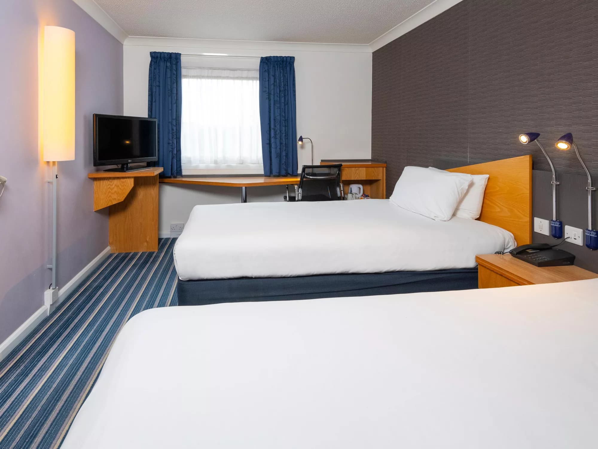 Holiday Inn Express - Northampton - South