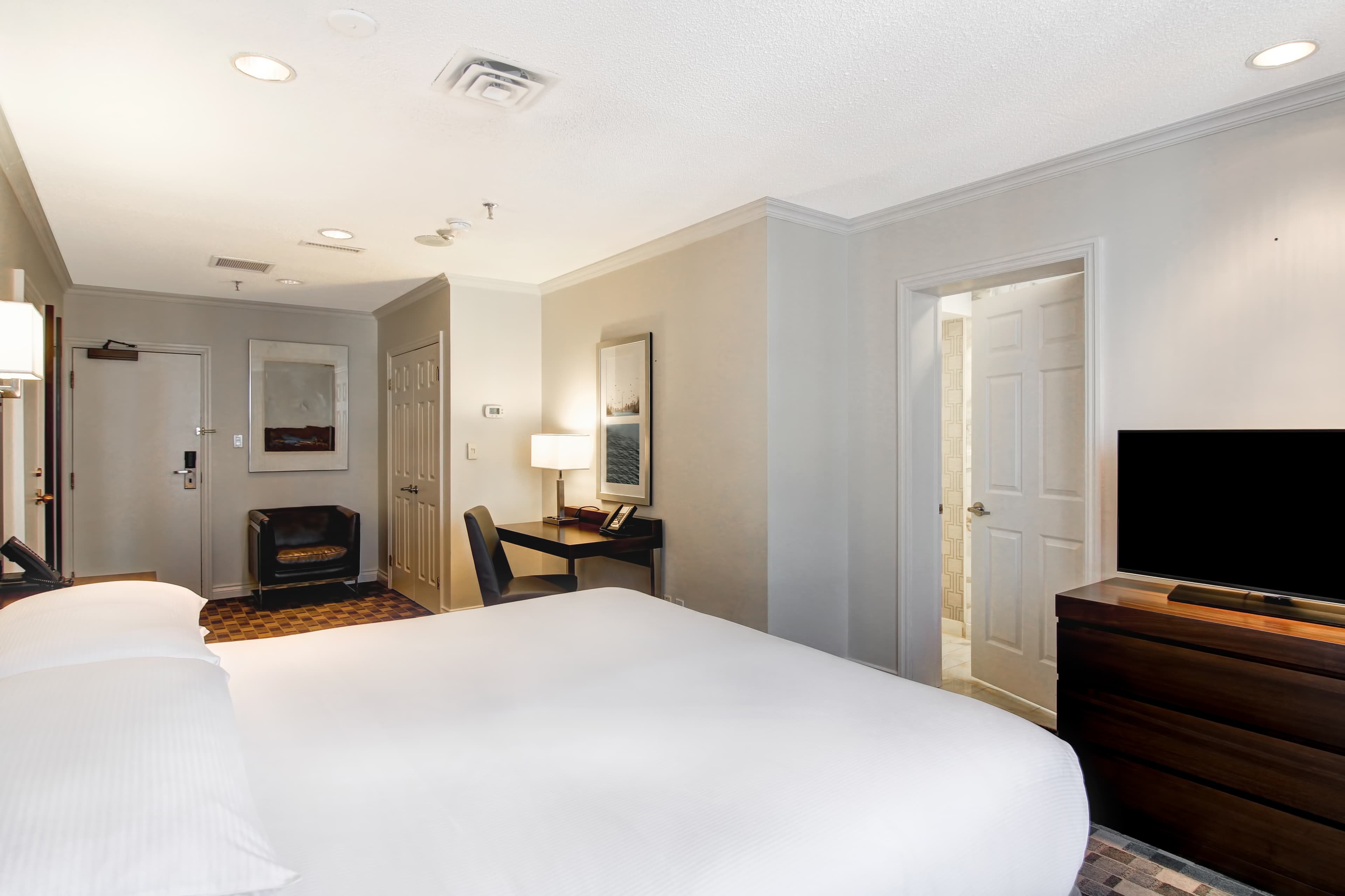 DoubleTree by Hilton Toronto Downtown