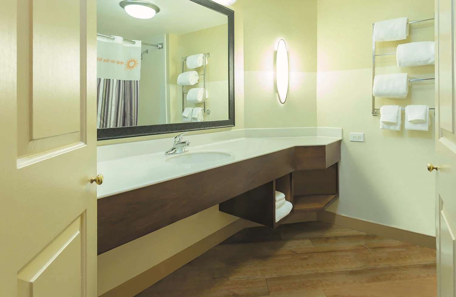 La Quinta Inn & Suites by Wyndham Raleigh/Durham Southpoint