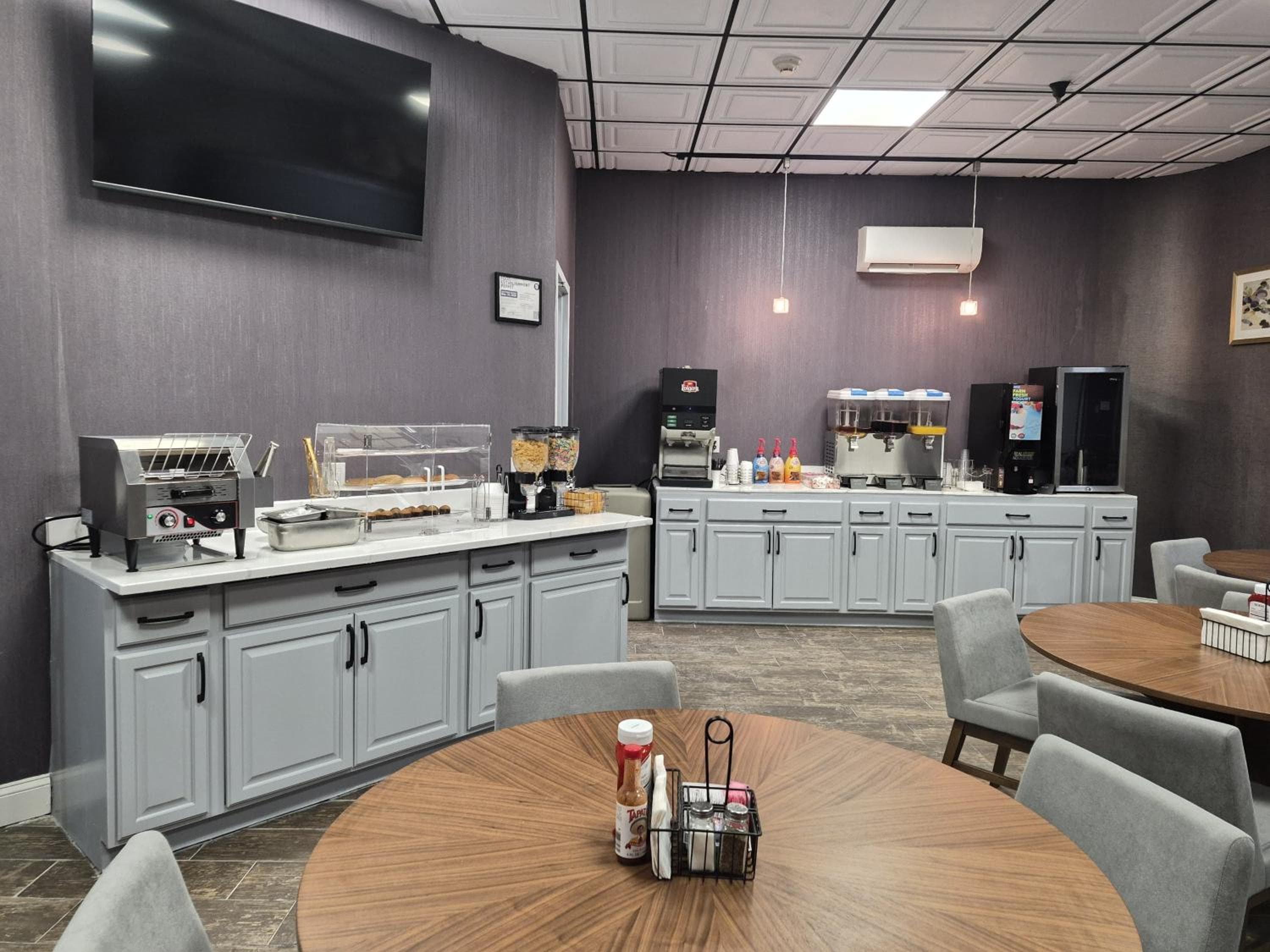 Cambridge Hotel - Kansas City