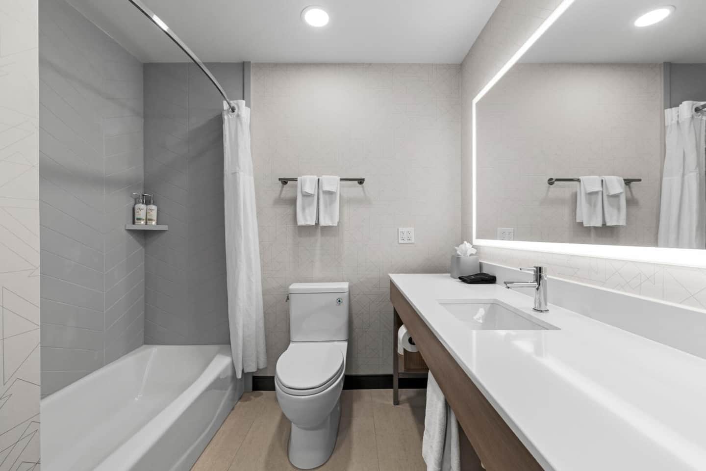 Holiday Inn Express Hotel & Suites Santa Cruz by IHG