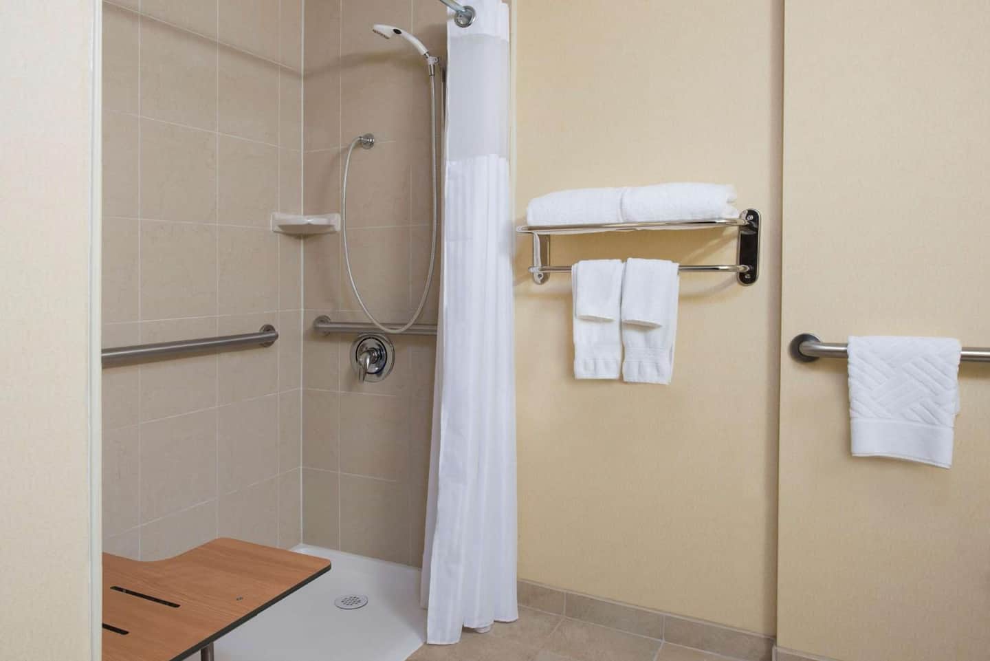 DoubleTree by Hilton Hotel Grand Rapids Airport