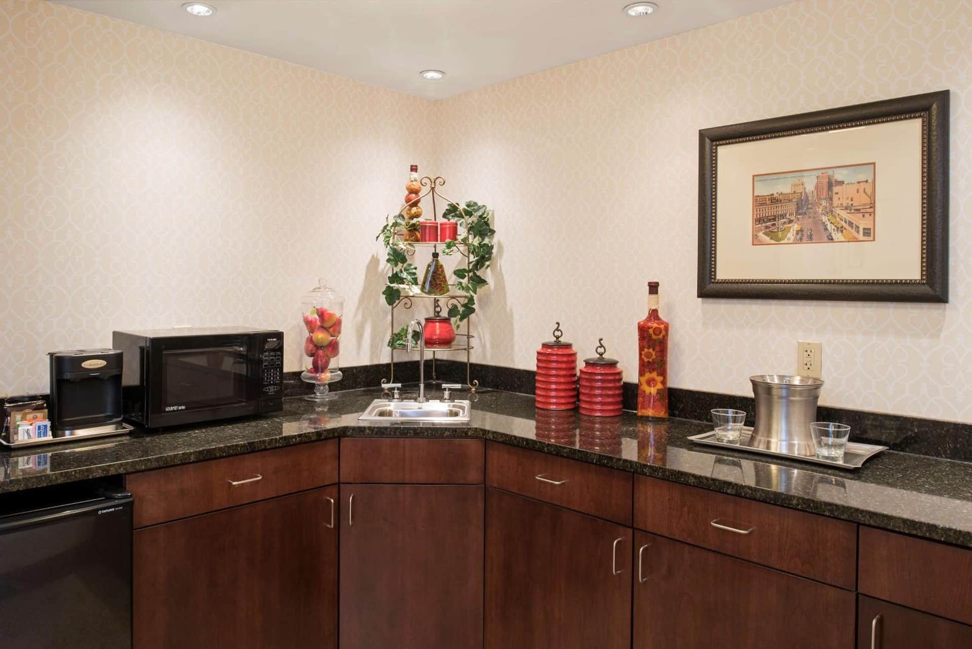 DoubleTree by Hilton Hotel Grand Rapids Airport