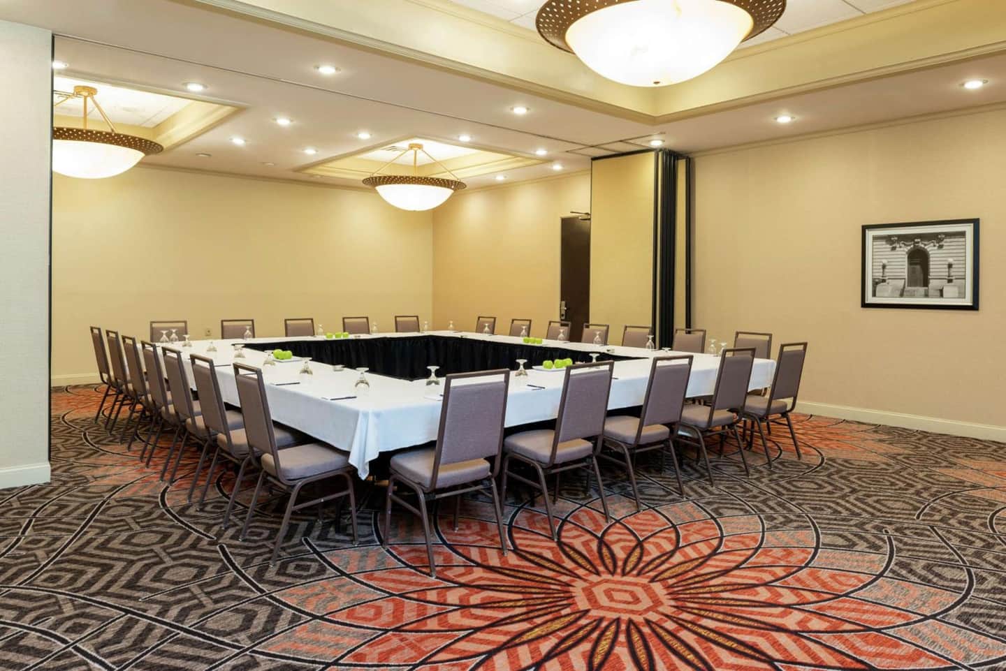 DoubleTree by Hilton Hotel Grand Rapids Airport