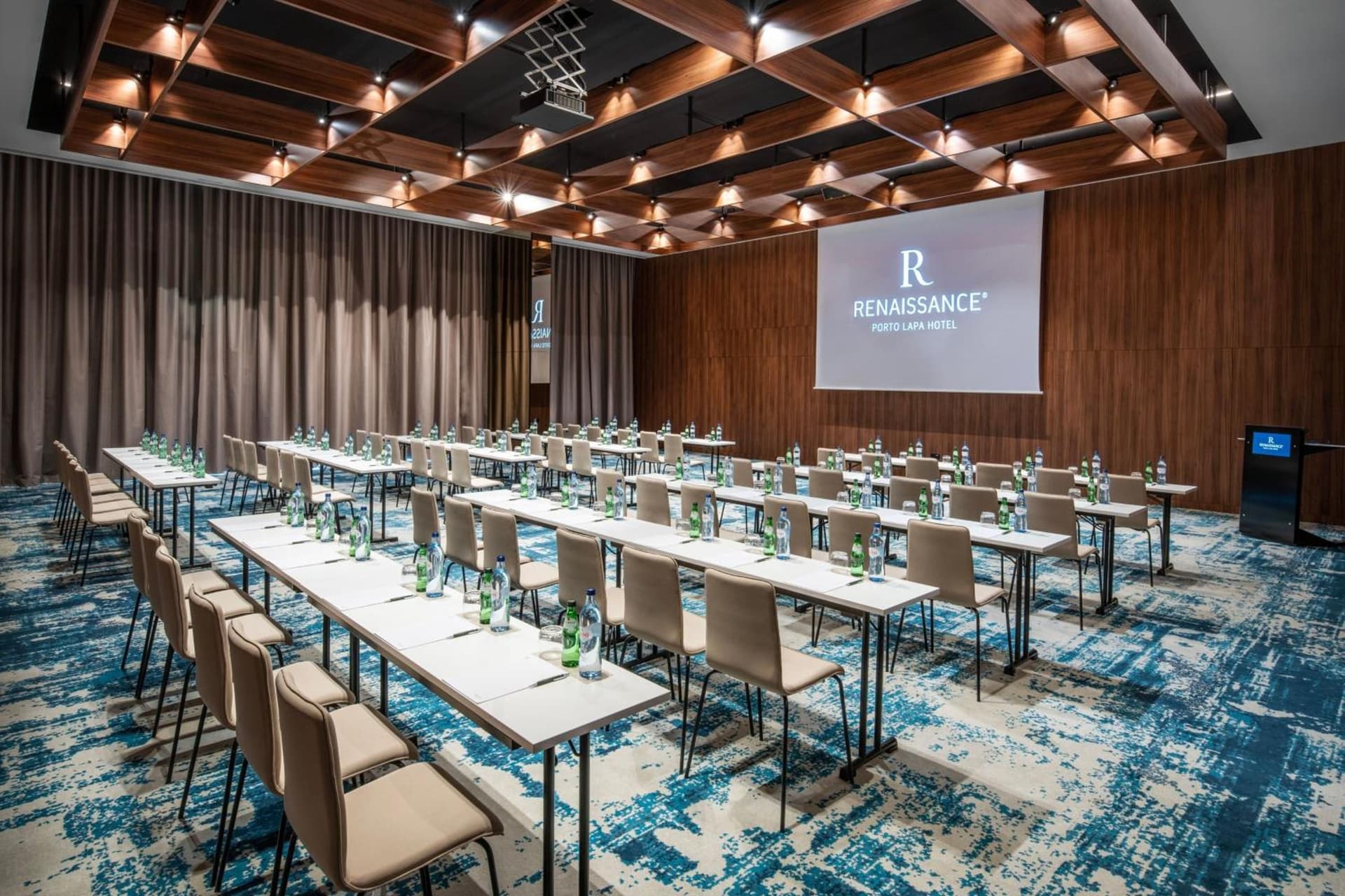 Renaissance Porto Lapa Hotel