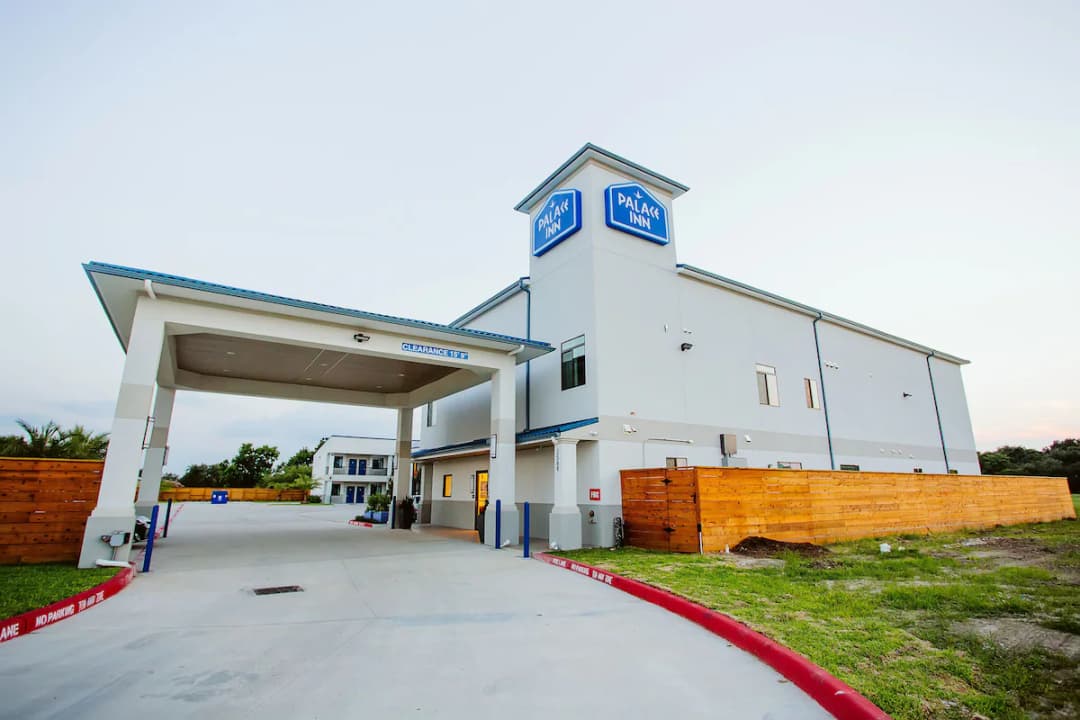 Palace Inn Blue Hwy 6 & Westpark Tollway