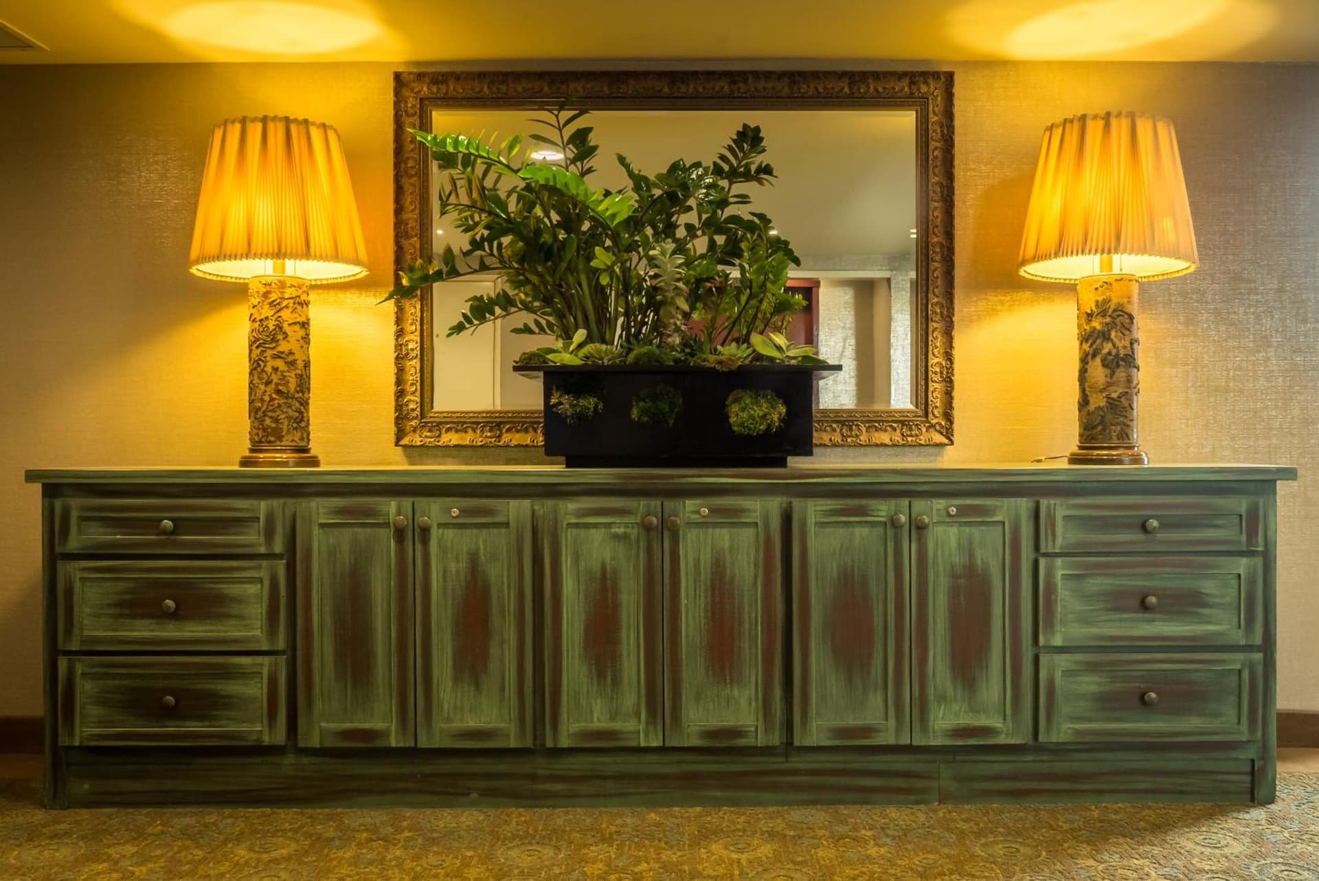Olyver Hotel
