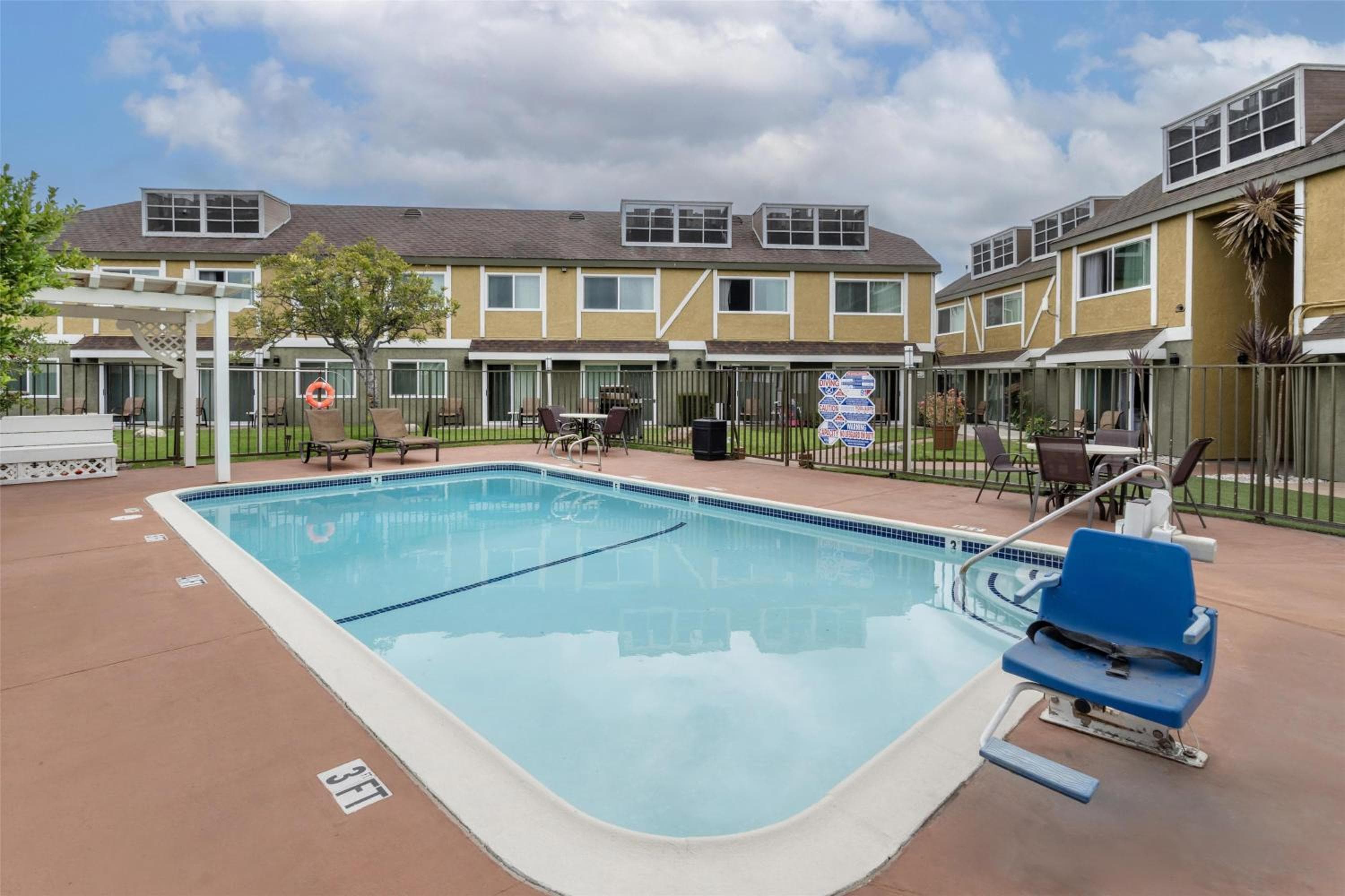 Best Western WESTMINSTER INN